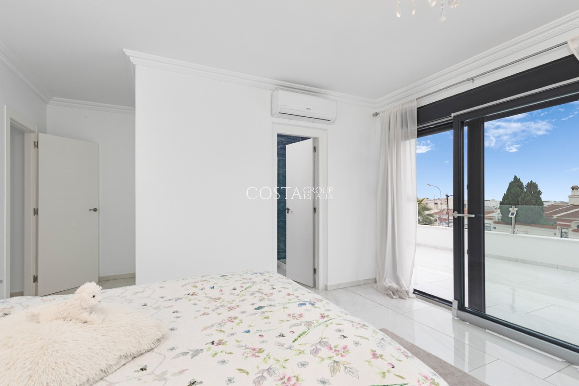 Resale - Villa -
Rojales - Ciudad Quesada