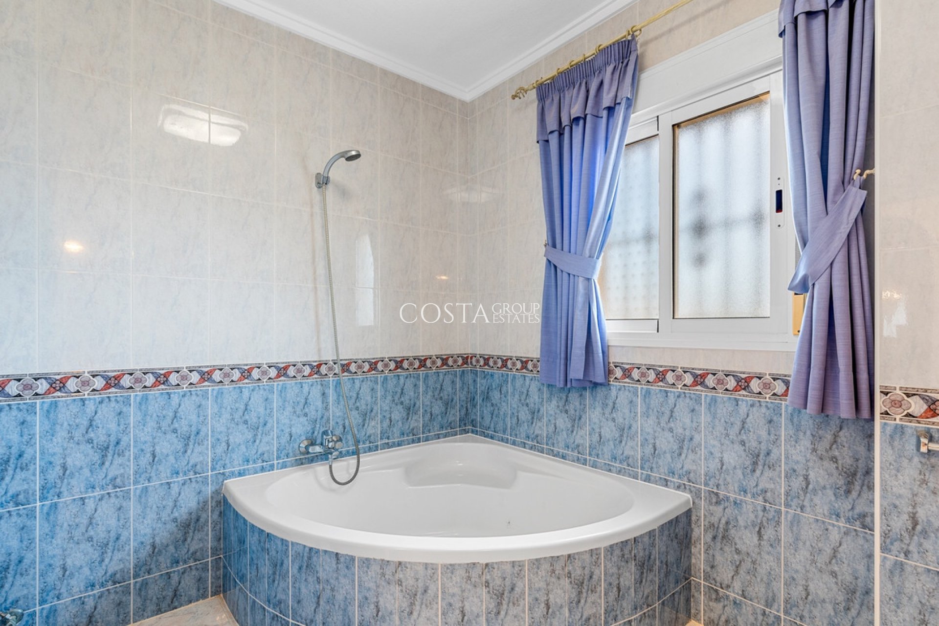 Resale - Villa -
Rojales - Ciudad Quesada