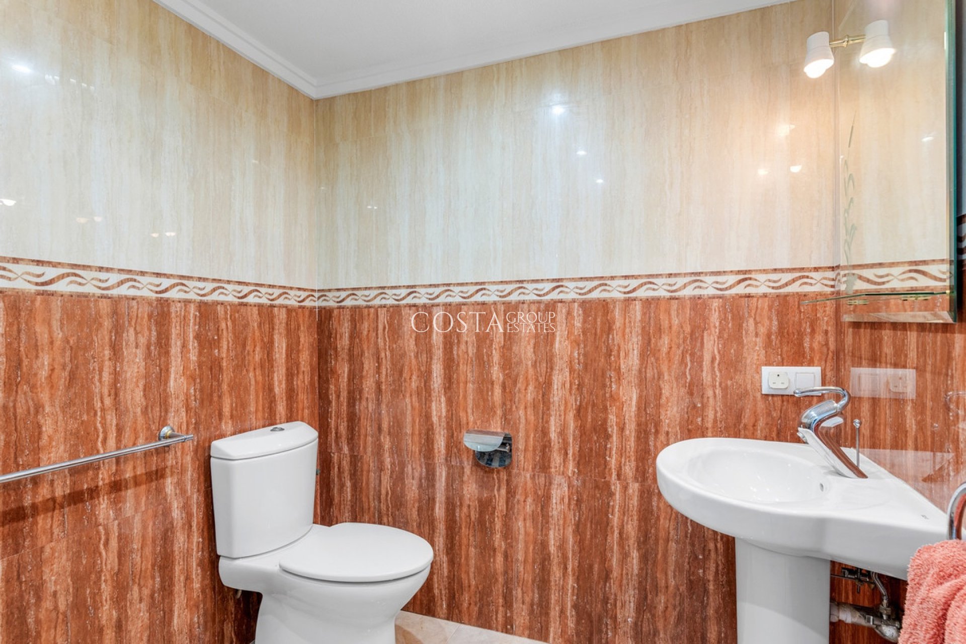 Resale - Villa -
Rojales - Ciudad Quesada