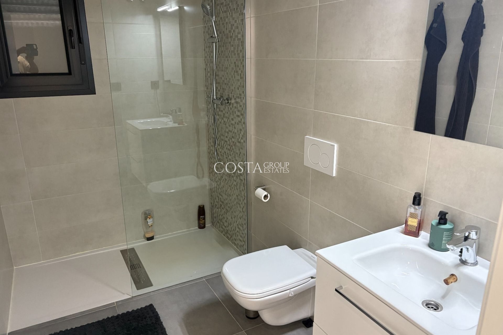 Resale - Villa -
Rojales - Ciudad Quesada