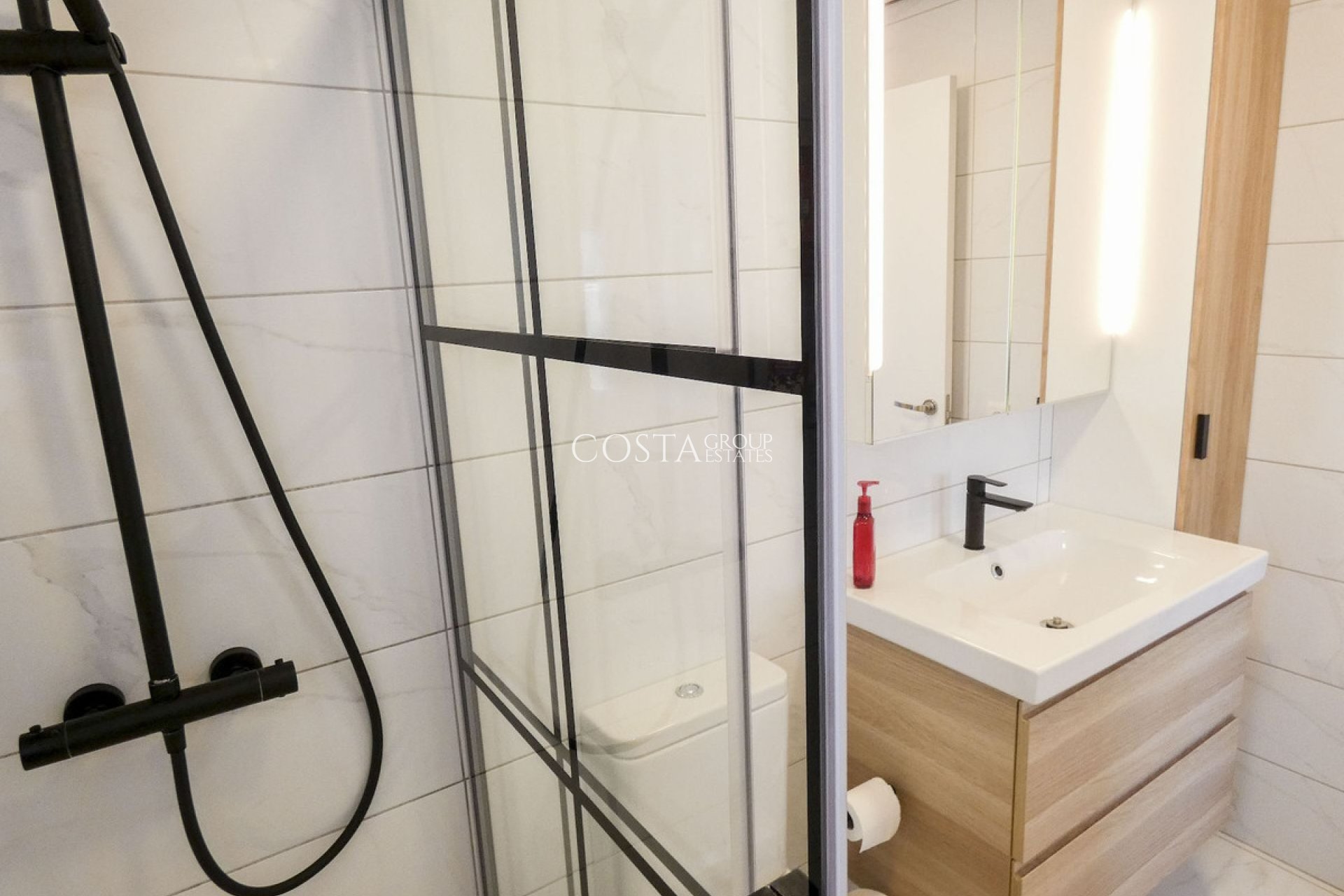 Resale - Villa -
Rojales - Ciudad Quesada