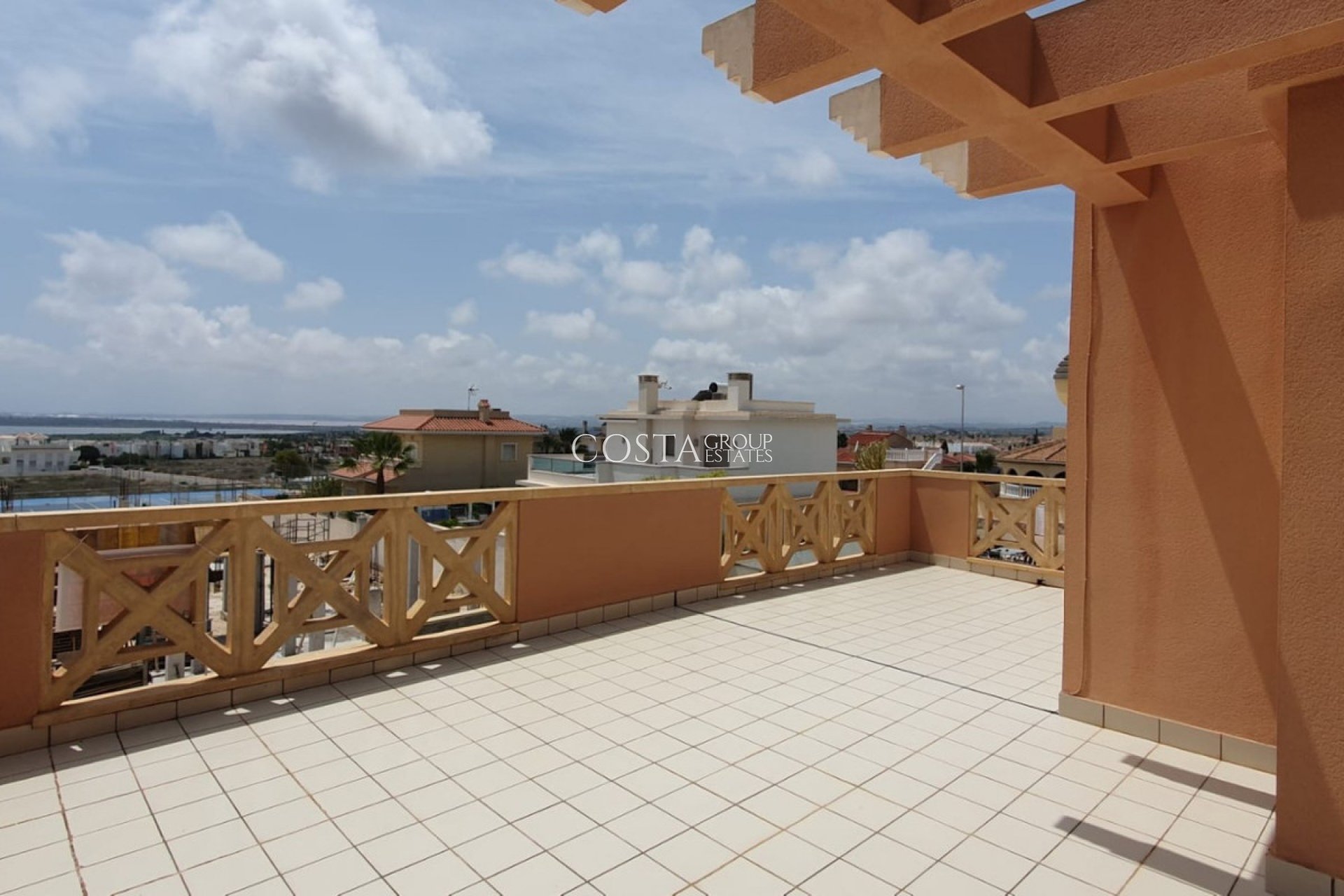 Resale - Villa -
Rojales - Ciudad Quesada
