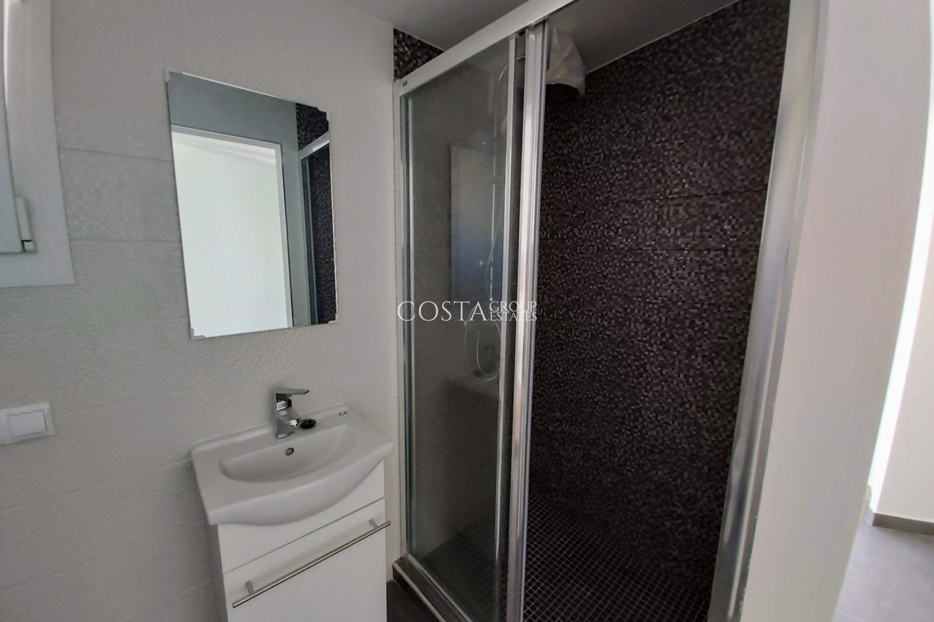 Resale - Villa -
Rojales - Ciudad Quesada