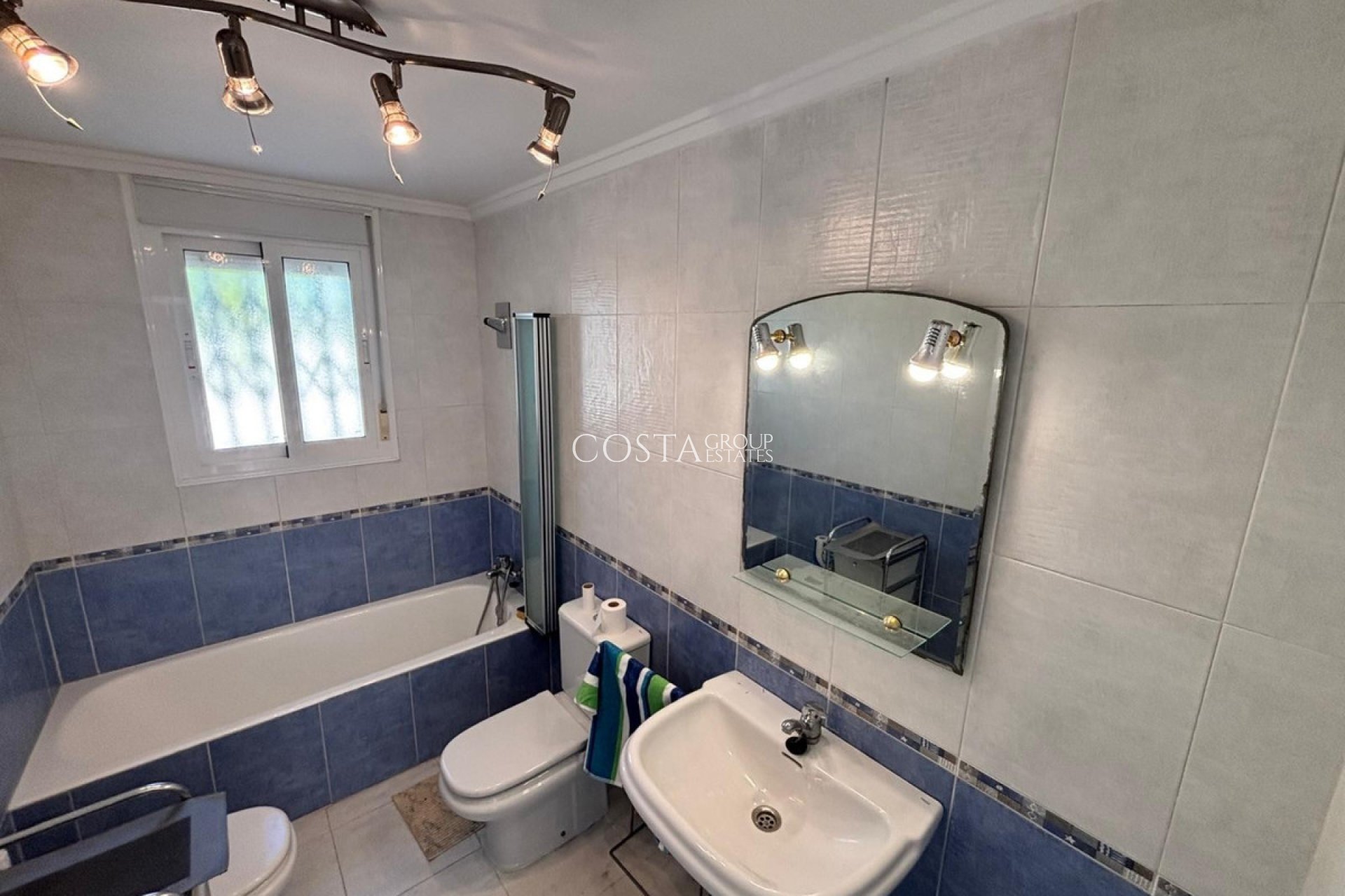 Resale - Villa -
Rojales - Ciudad Quesada