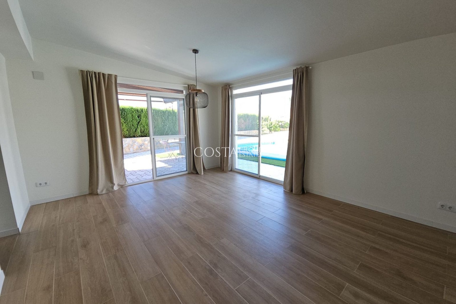 Resale - Villa -
Rojales - Quesada