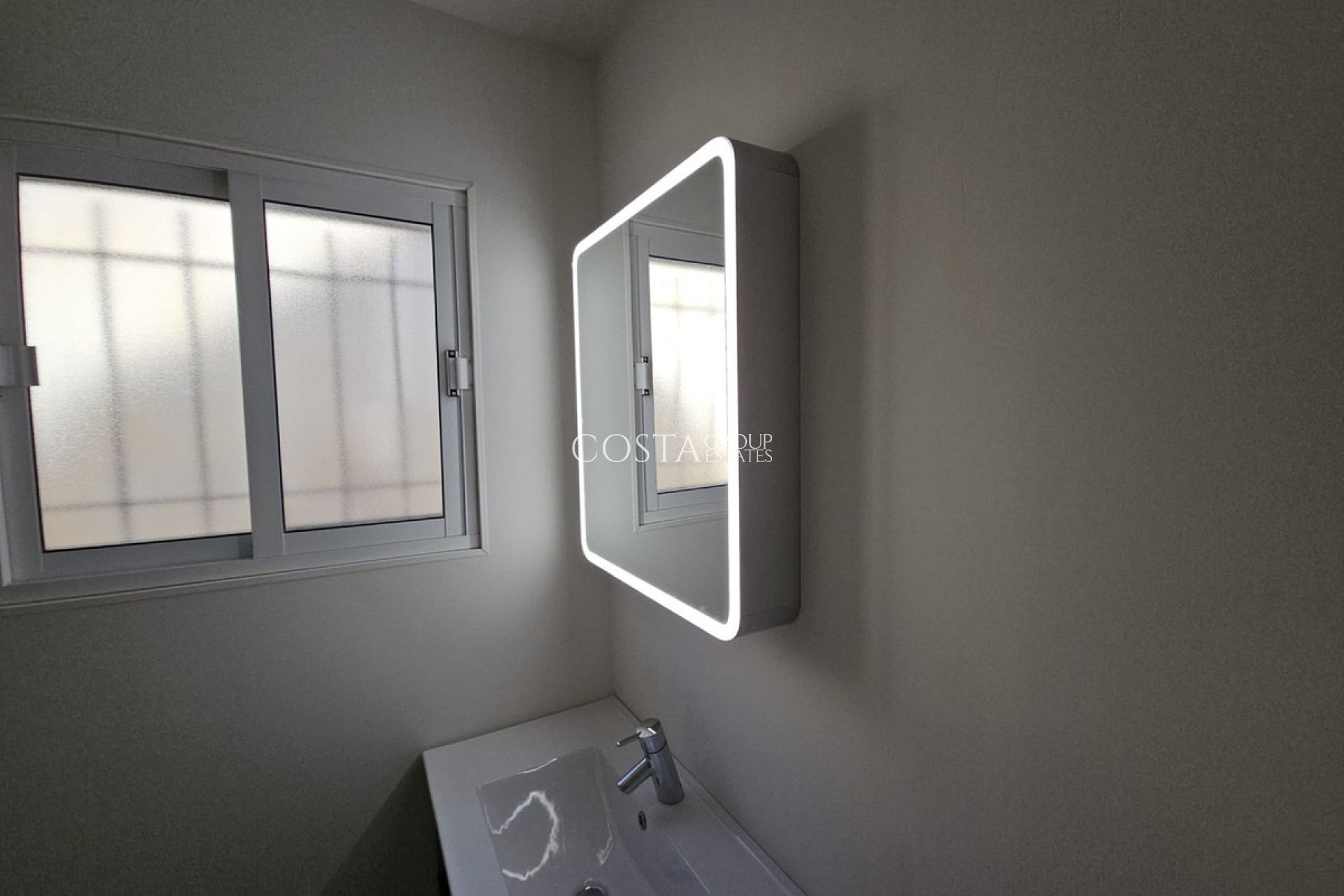 Resale - Villa -
Rojales - Quesada