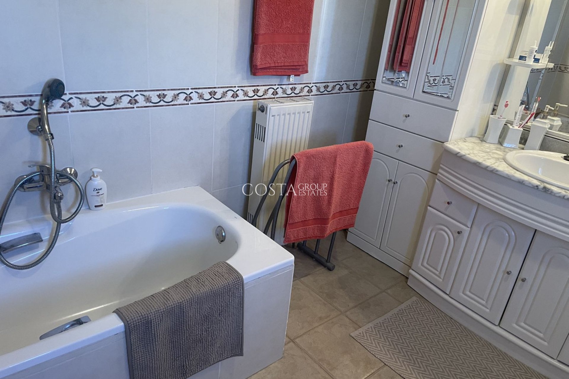 Resale - Villa -
Rojales - Quesada