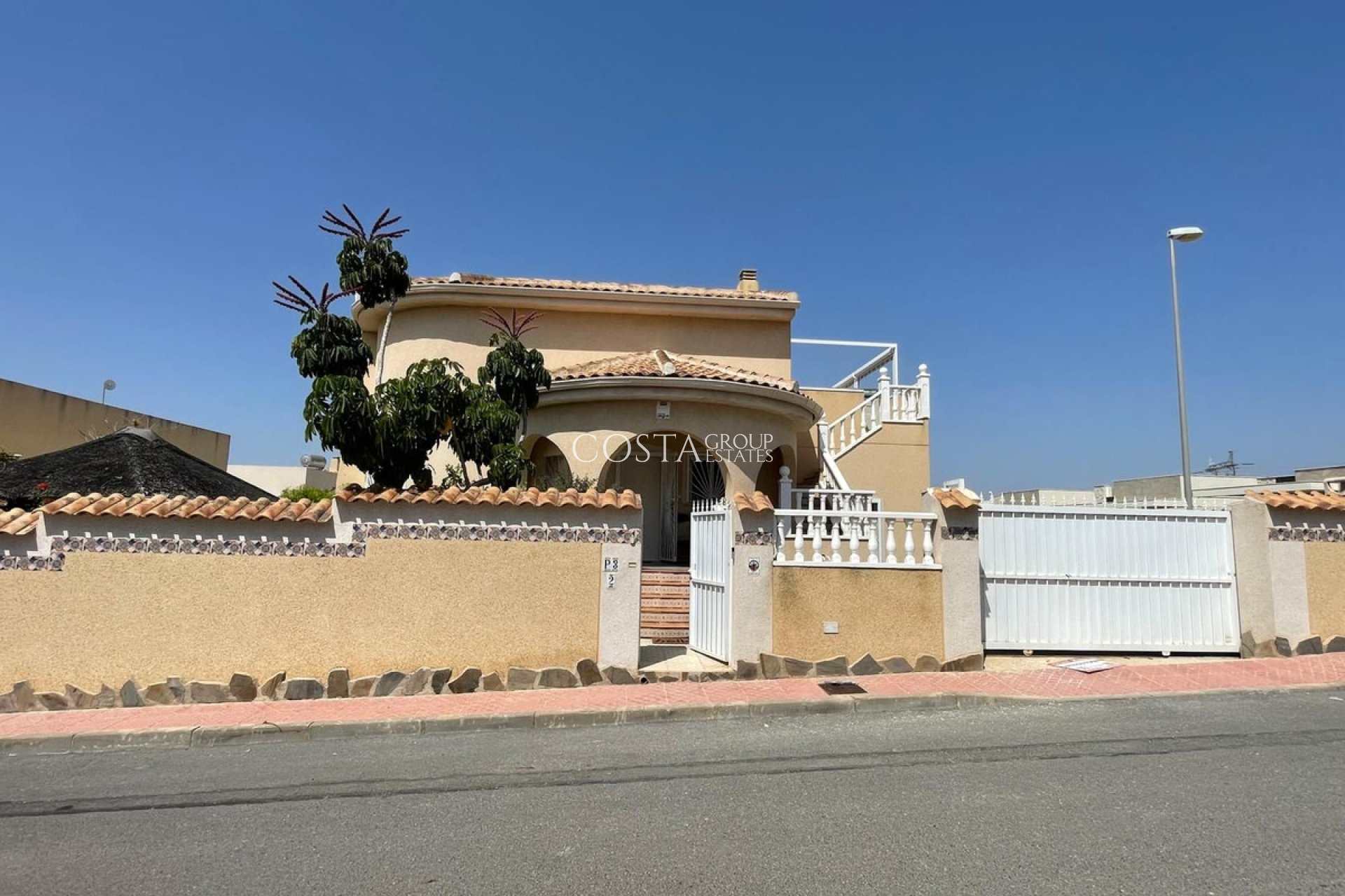 Resale - Villa -
Rojales - Quesada