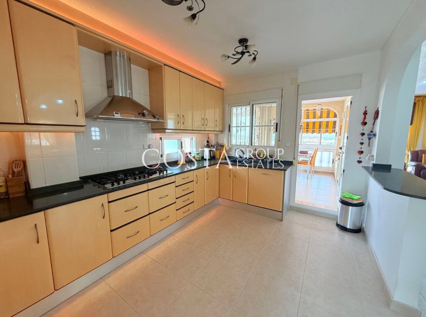 Resale - Villa -
Rojales