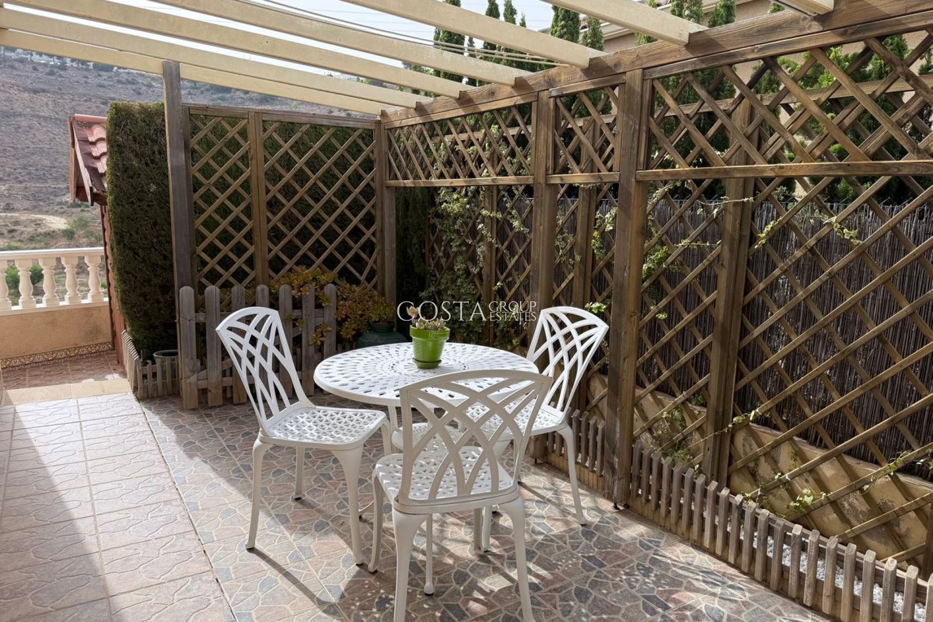 Resale - Villa -
Rojales