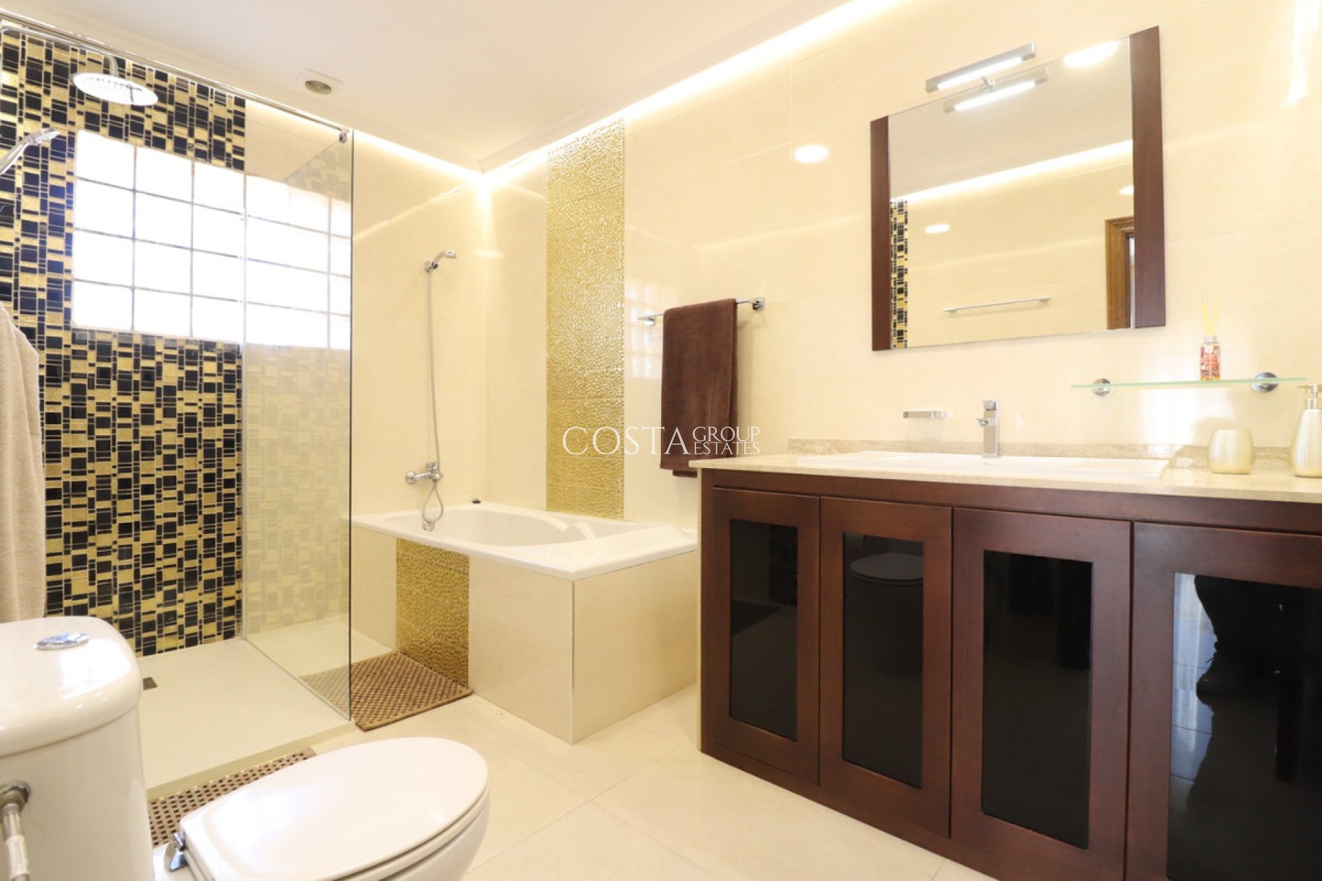 Resale - Villa -
San Fulgencio - La Escuera