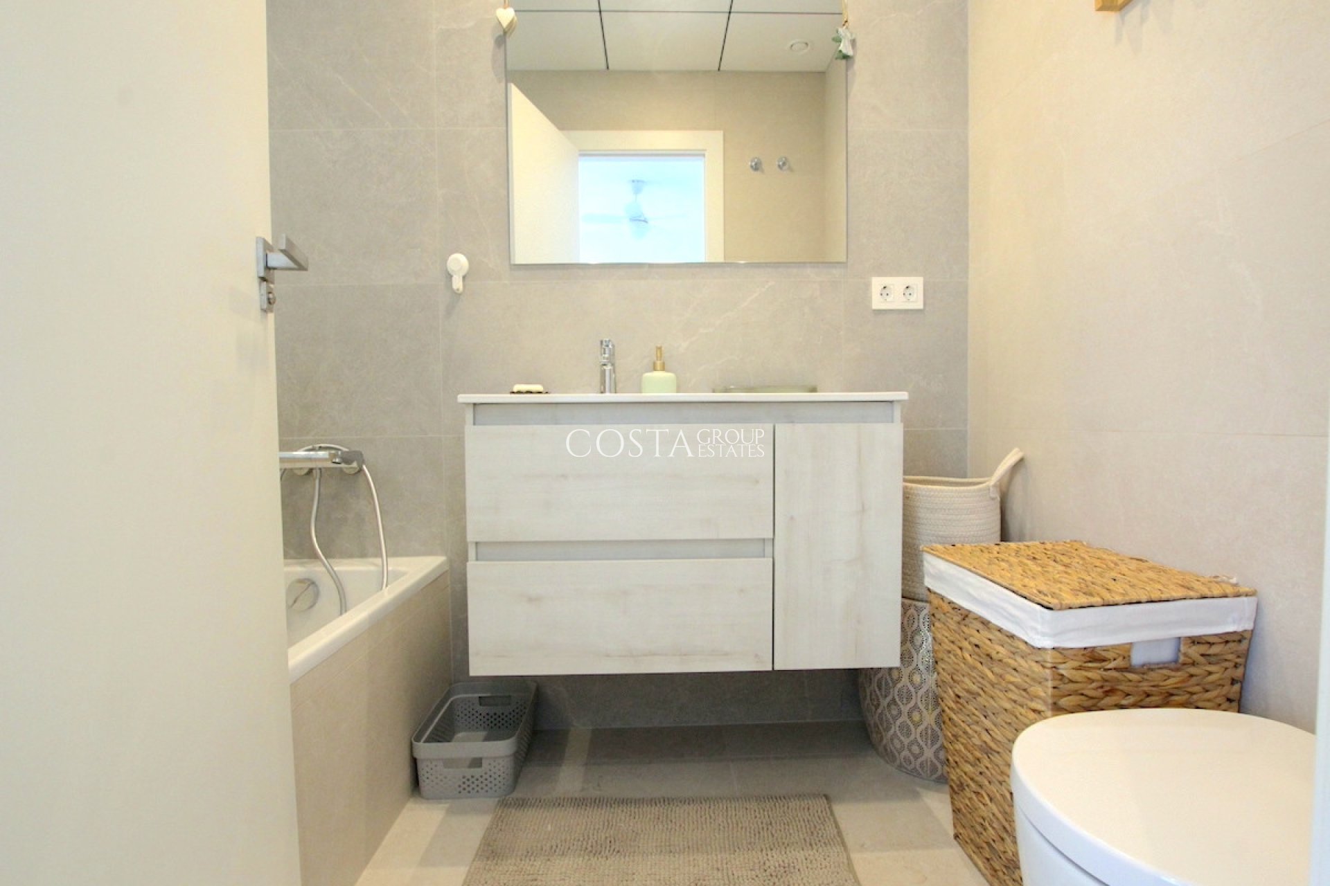 Resale - Villa -
San Fulgencio - La Marina