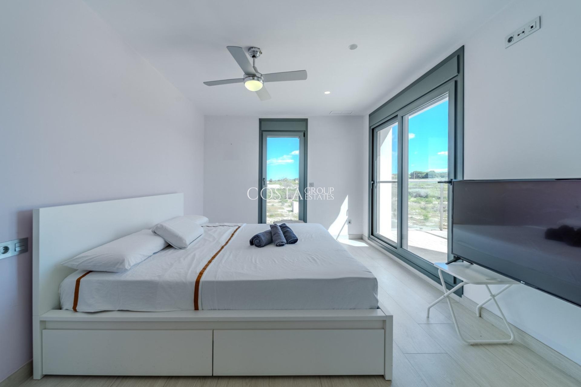 Resale - Villa -
San Fulgencio - La Marina