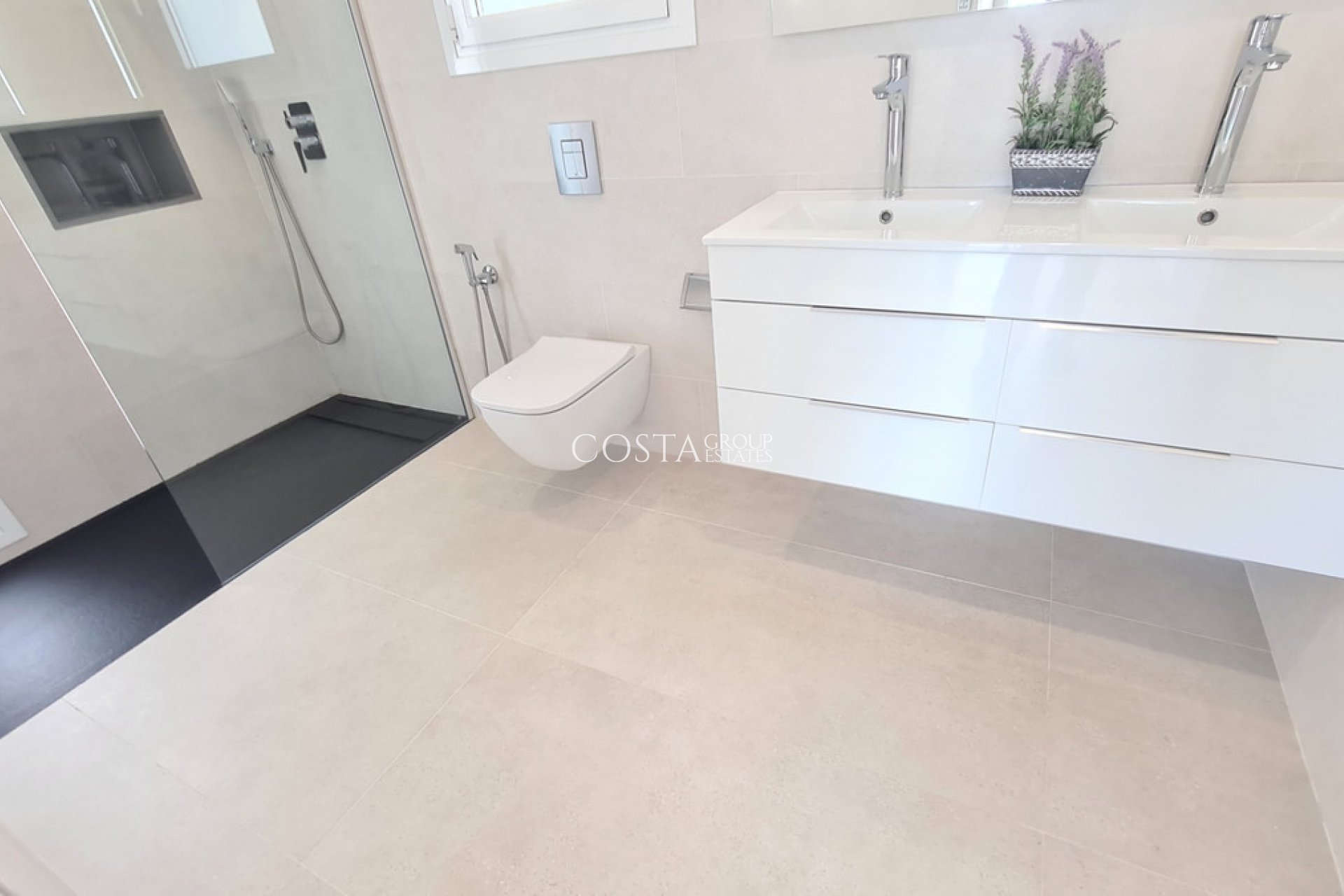 Resale - Villa -
San Fulgencio - La Marina