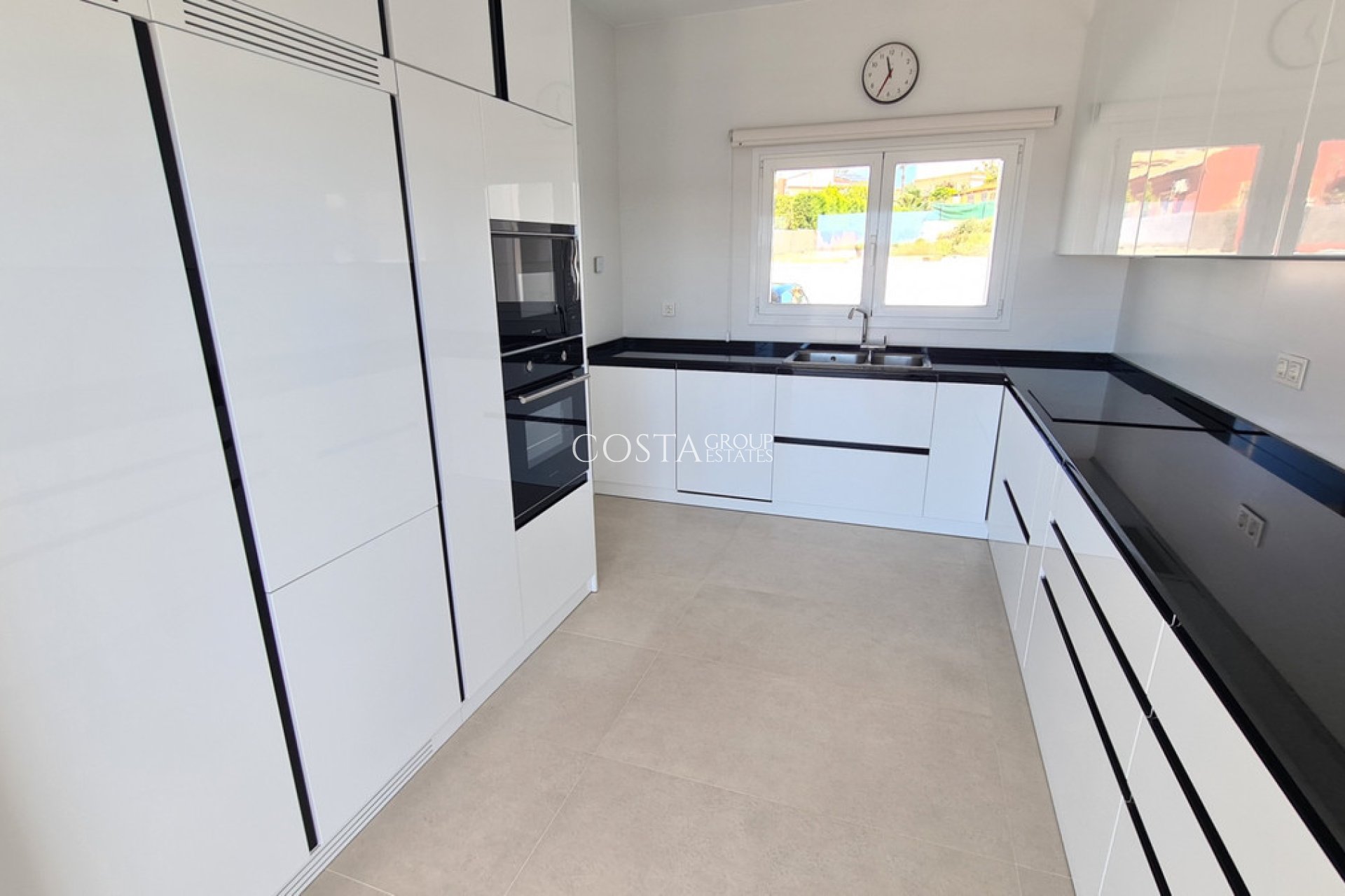 Resale - Villa -
San Fulgencio - La Marina