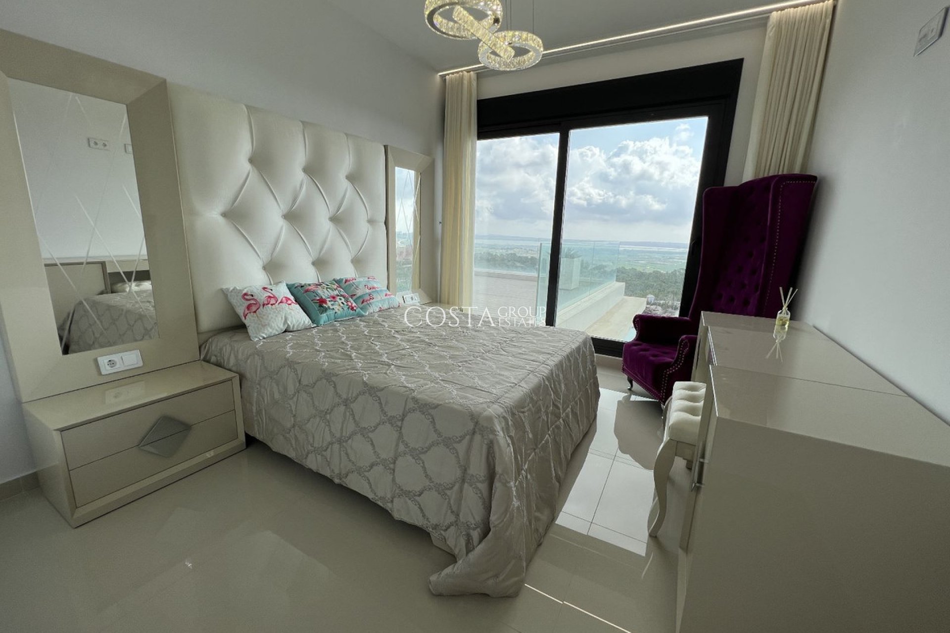 Resale - Villa -
San Miguel de Salinas - San Miguel de Salinas Centro