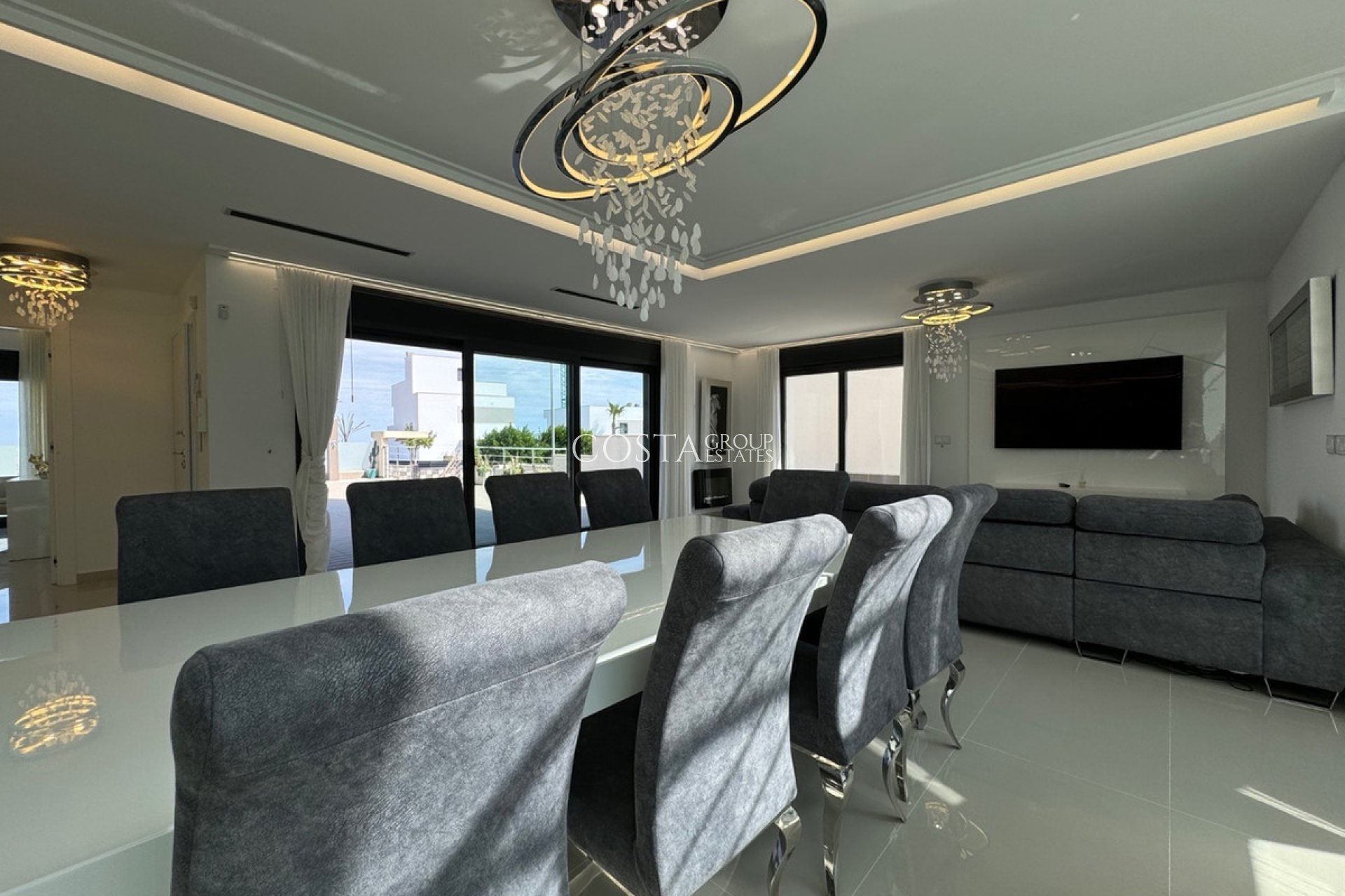 Resale - Villa -
San Miguel de Salinas - San Miguel de Salinas Centro