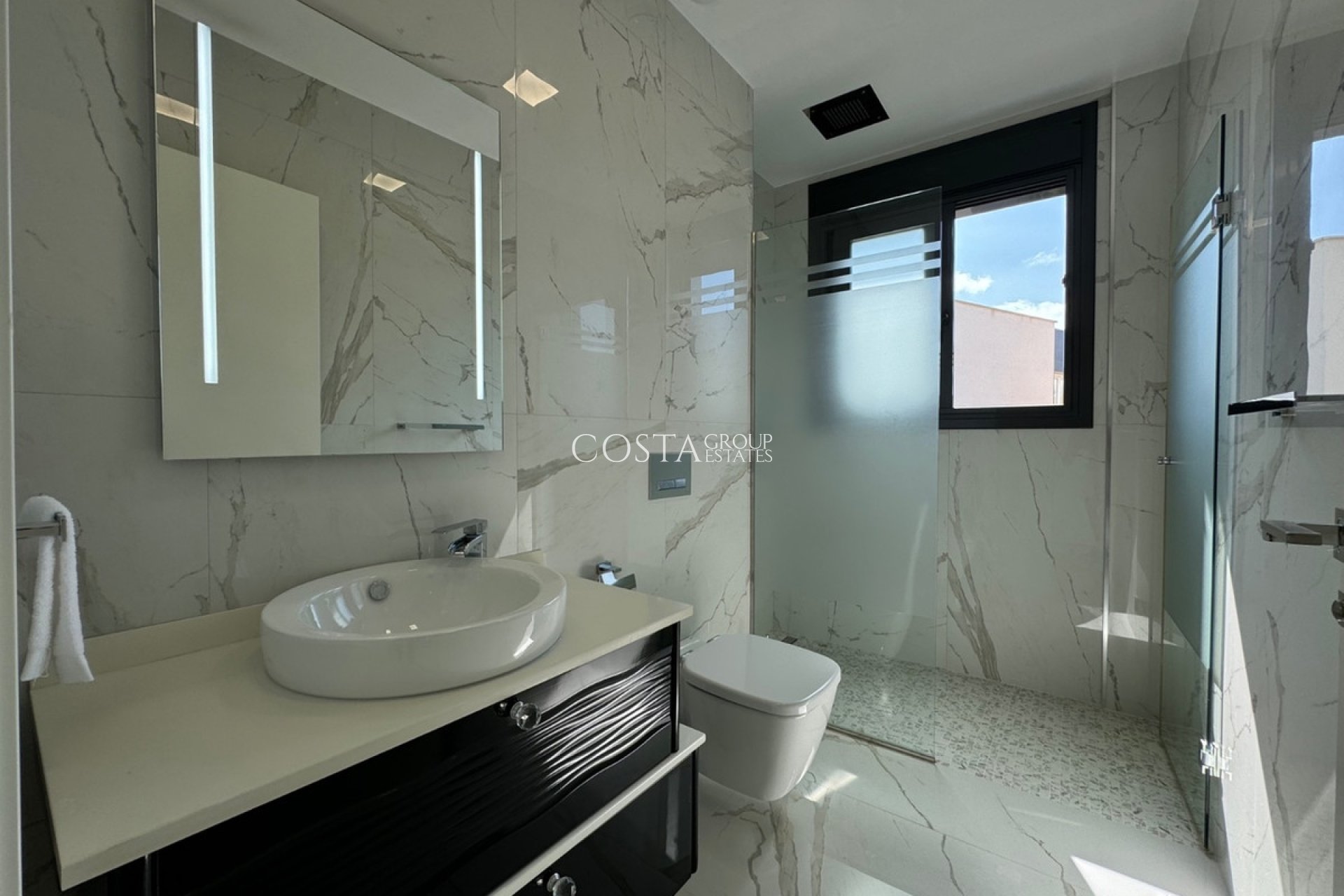 Resale - Villa -
San Miguel de Salinas - San Miguel de Salinas Centro