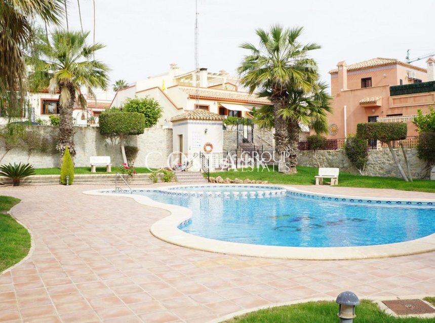 Resale - Villa -
San Miguel de Salinas - San Miguel de Salinas Centro