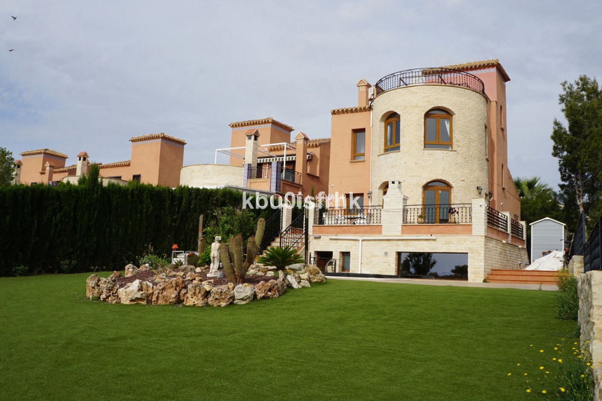 Resale - Villa -
San Miguel de Salinas - San Miguel de Salinas Centro