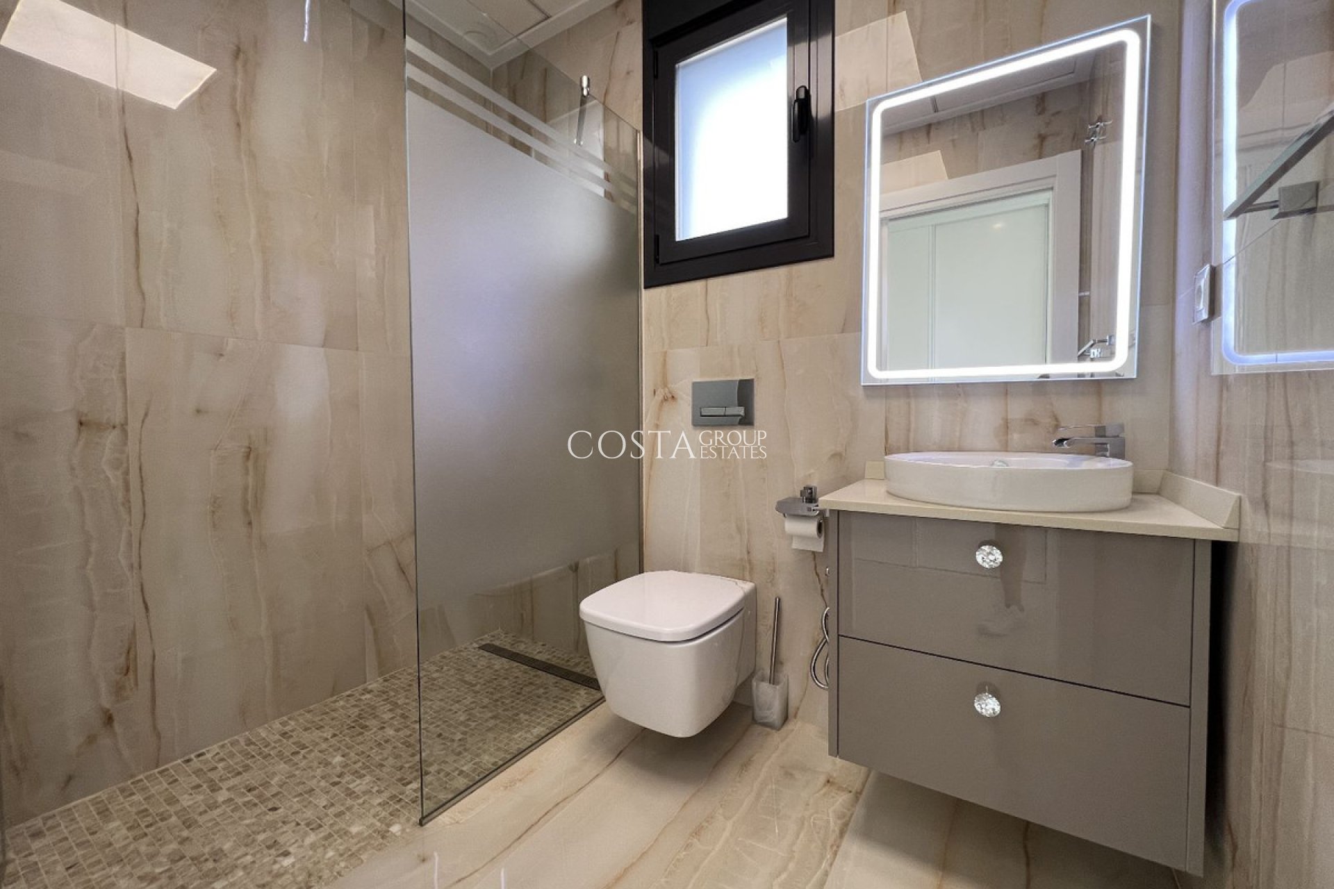 Resale - Villa -
San Miguel de Salinas - San Miguel de Salinas Centro