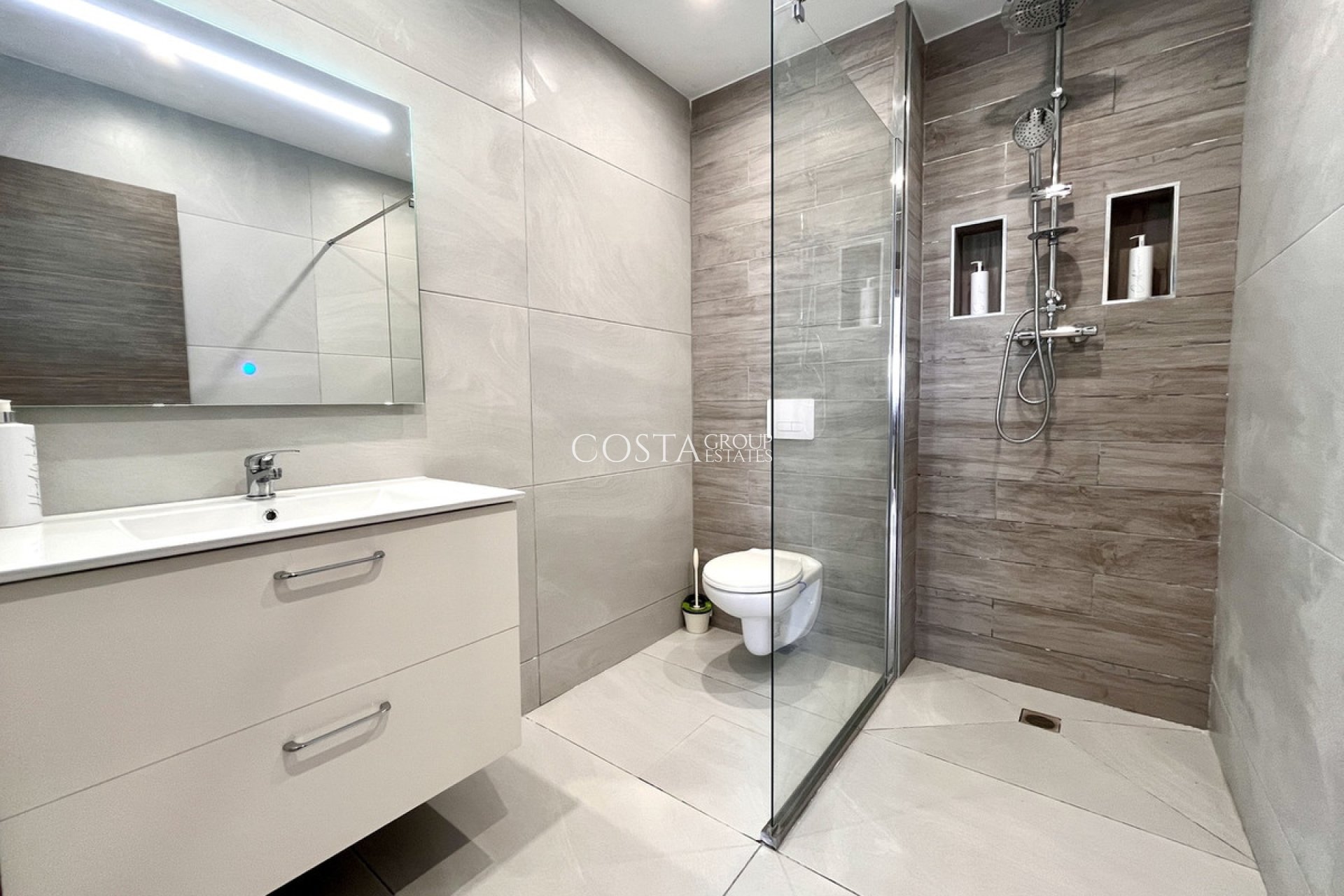 Resale - Villa -
San Miguel de Salinas - San Miguel de Salinas Centro