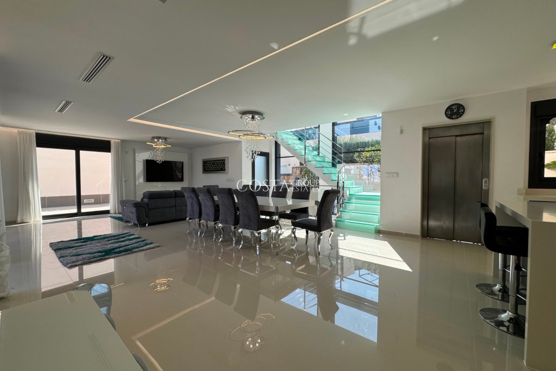 Resale - Villa -
San Miguel de Salinas - San Miguel de Salinas Centro