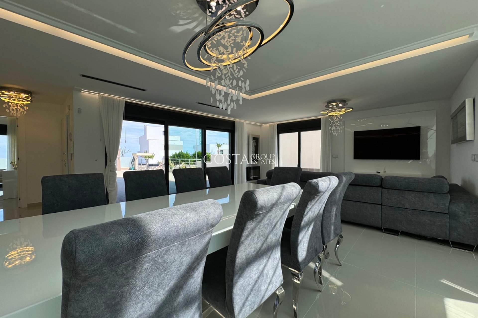 Resale - Villa -
San Miguel de Salinas - San Miguel de Salinas Centro