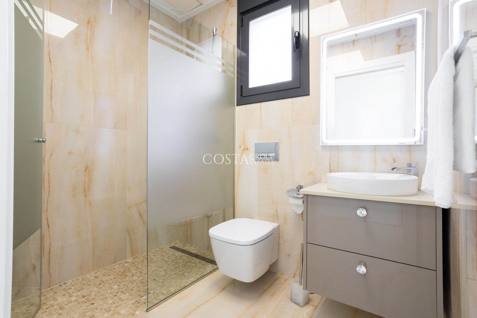 Resale - Villa -
San Miguel de Salinas - San Miguel de Salinas Centro