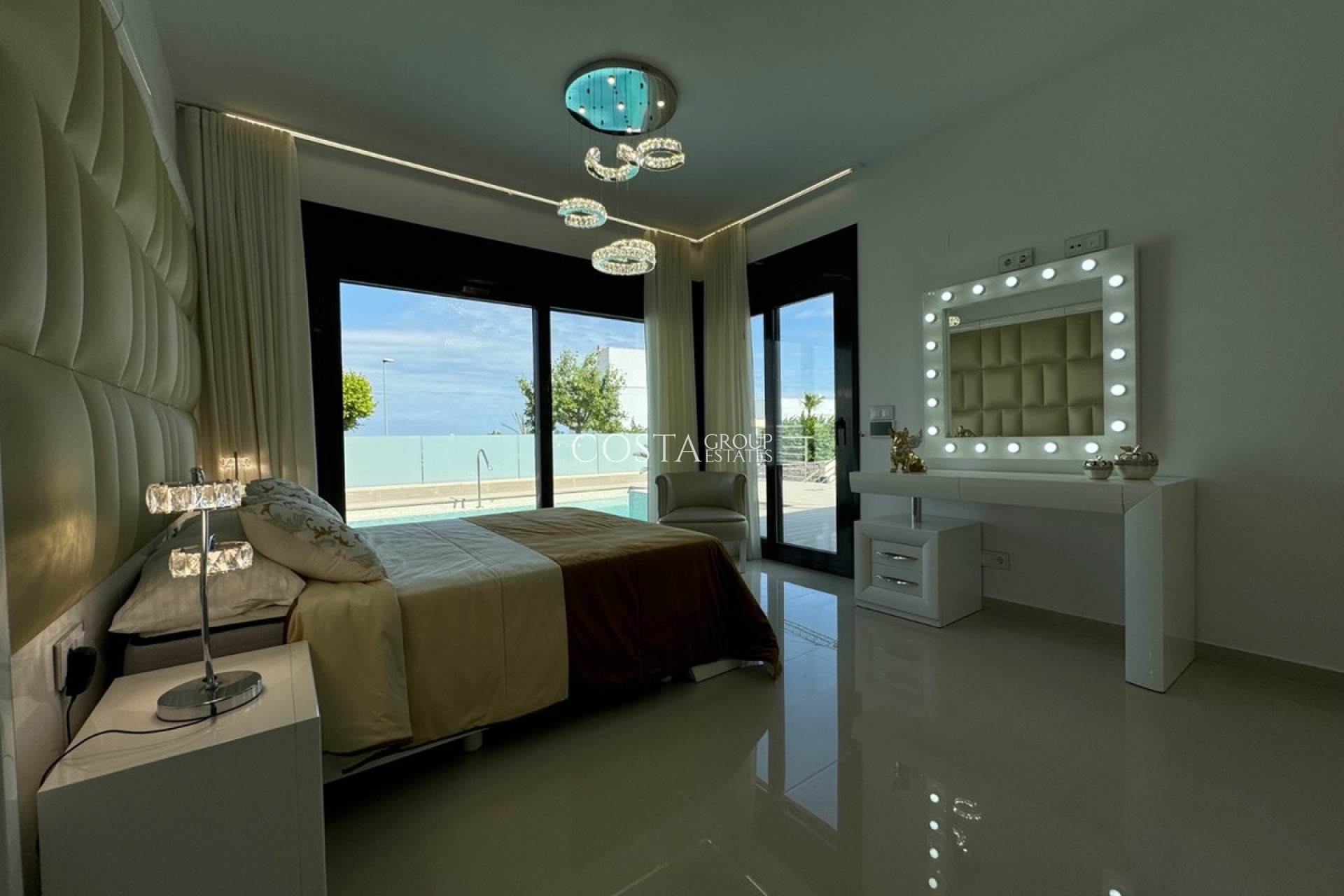 Resale - Villa -
San Miguel de Salinas - San Miguel de Salinas Centro