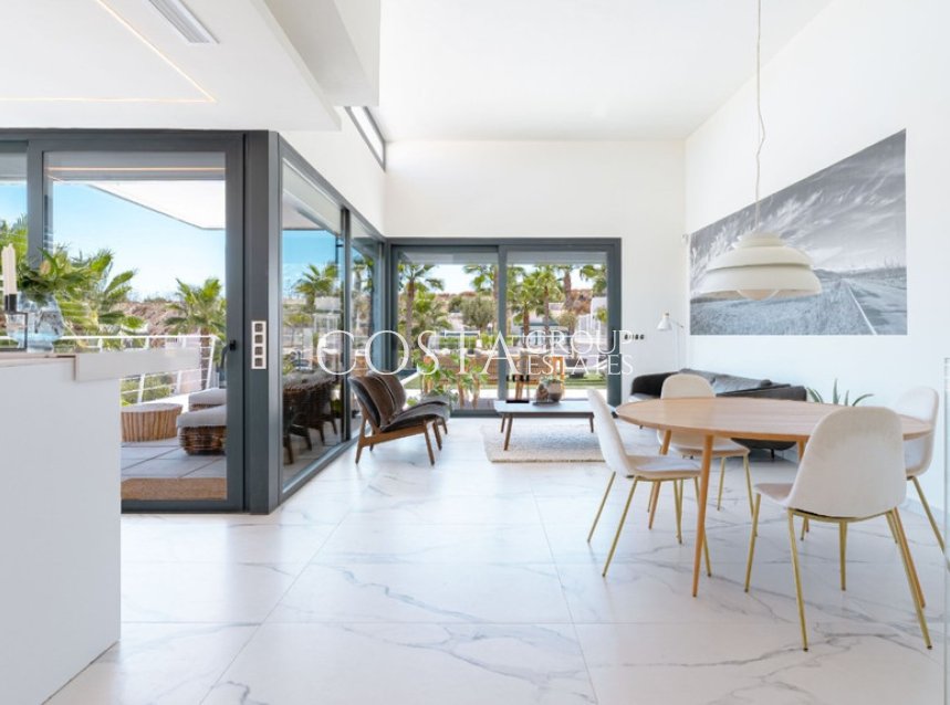 Resale - Villa -
San Miguel de Salinas - San Miguel de Salinas Centro