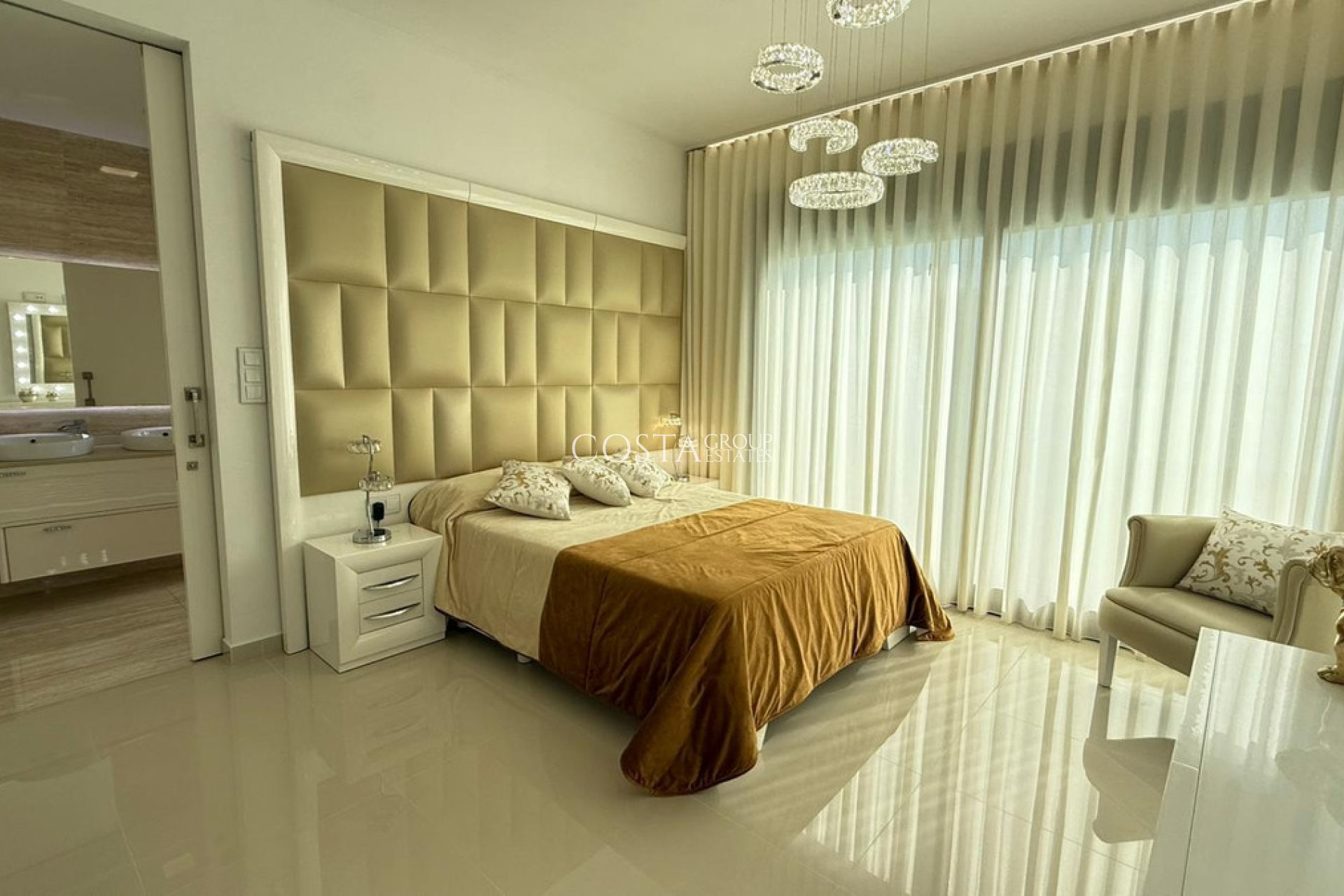 Resale - Villa -
San Miguel de Salinas - San Miguel de Salinas Centro