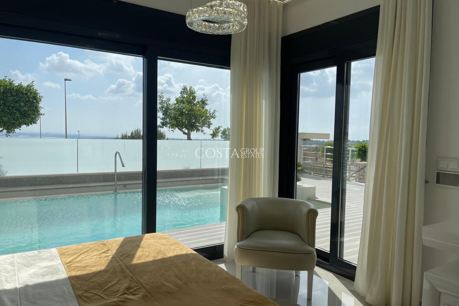 Resale - Villa -
San Miguel de Salinas - San Miguel de Salinas Centro