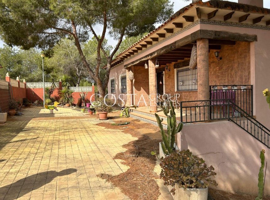 Resale - Villa -
San Miguel de Salinas - Urbanizaciones