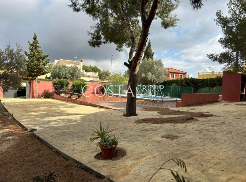 Resale - Villa -
San Miguel de Salinas - Urbanizaciones