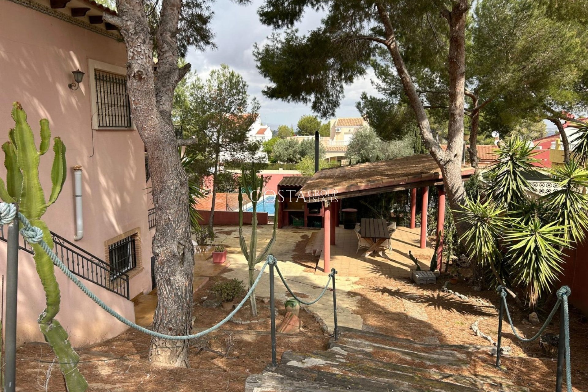 Resale - Villa -
San Miguel de Salinas - Urbanizaciones