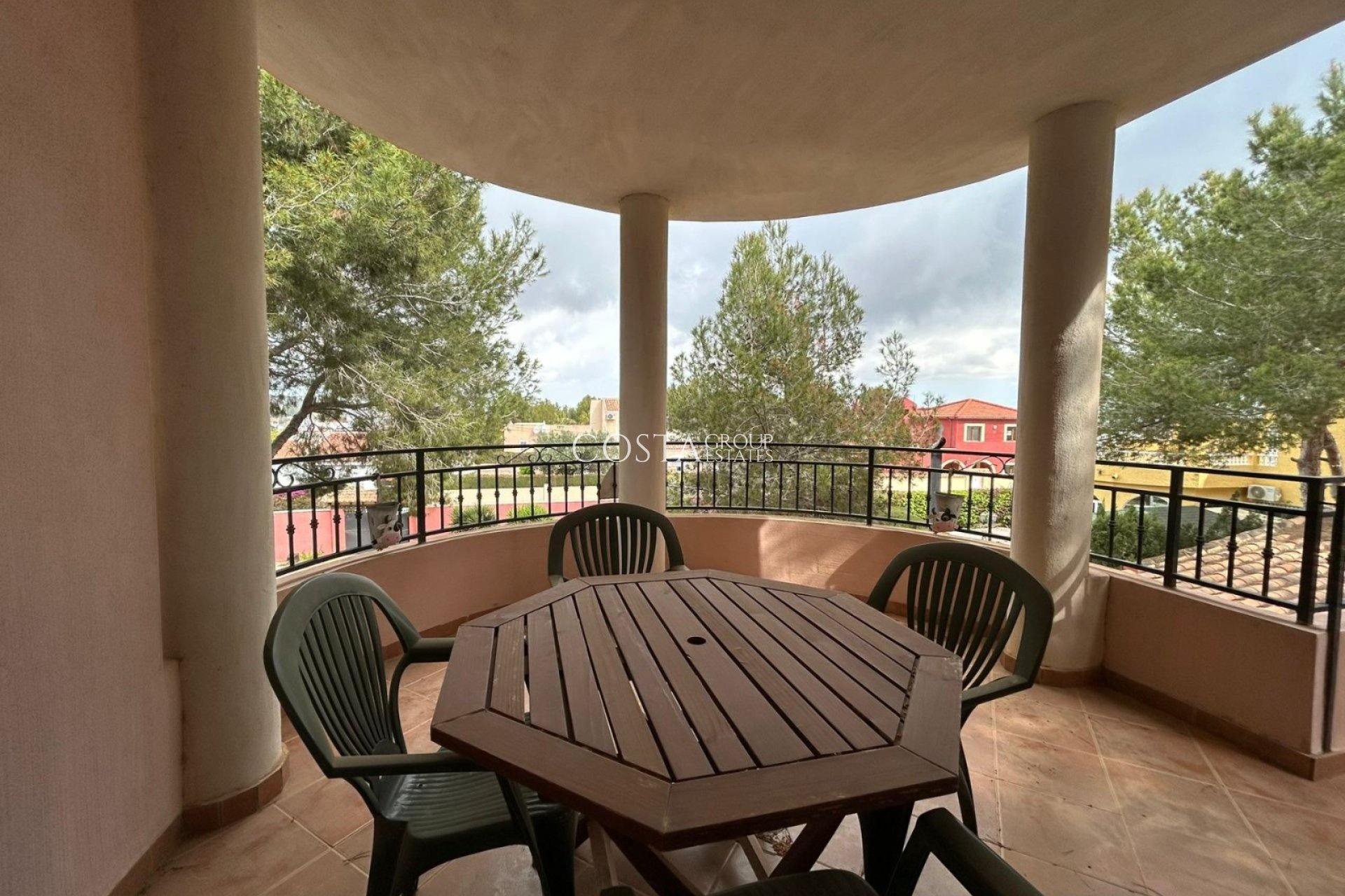 Resale - Villa -
San Miguel de Salinas - Urbanizaciones