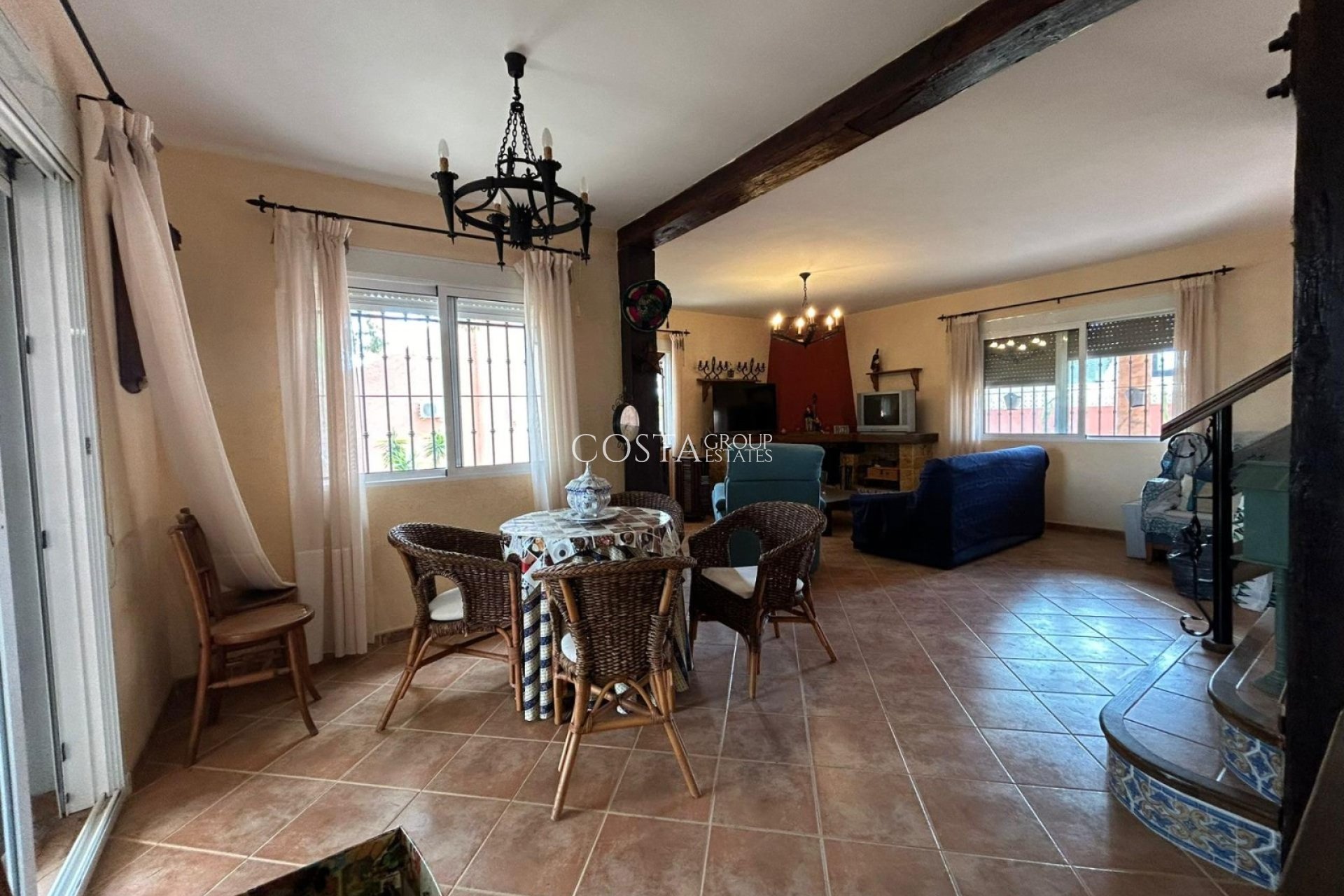 Resale - Villa -
San Miguel de Salinas - Urbanizaciones