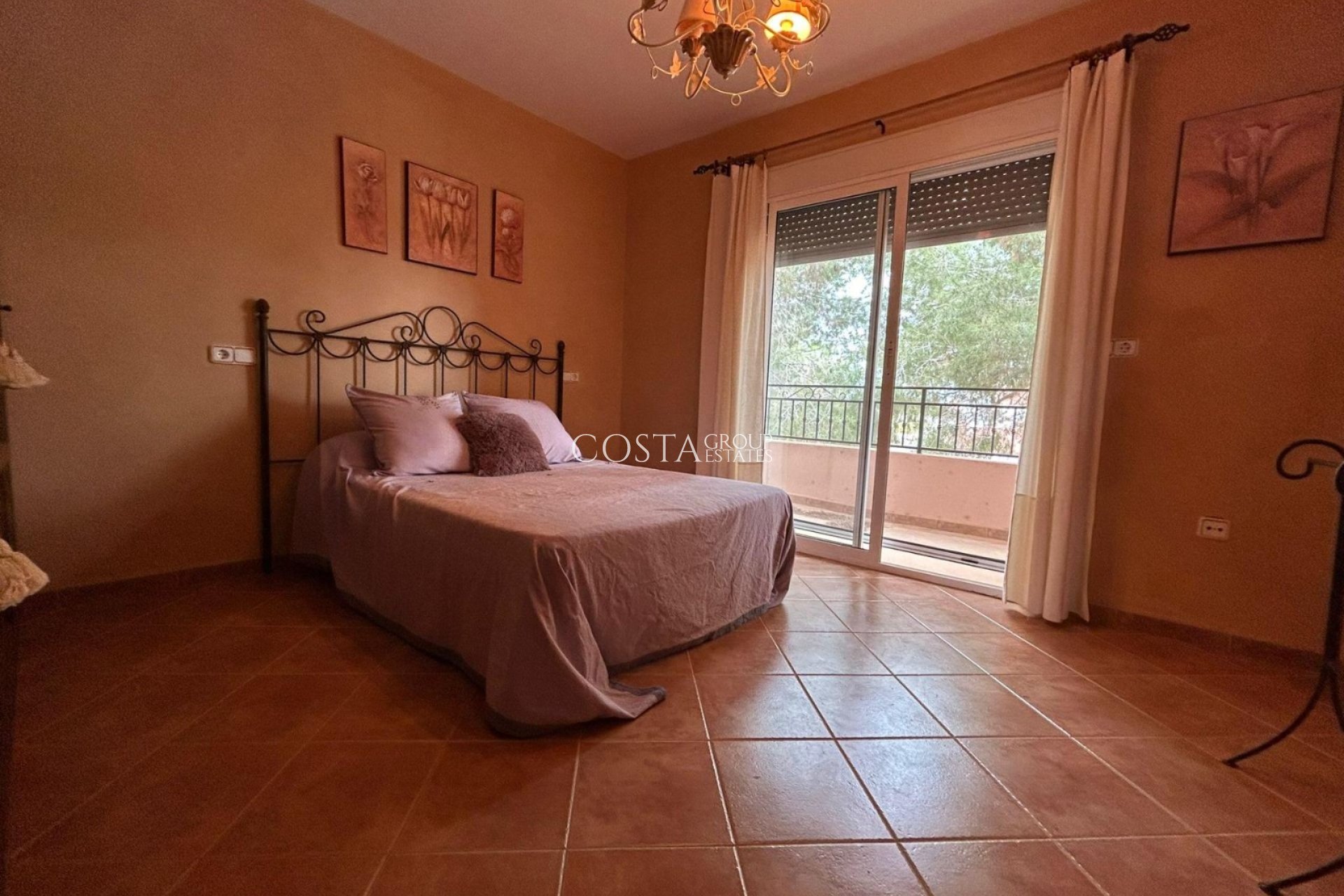 Resale - Villa -
San Miguel de Salinas - Urbanizaciones