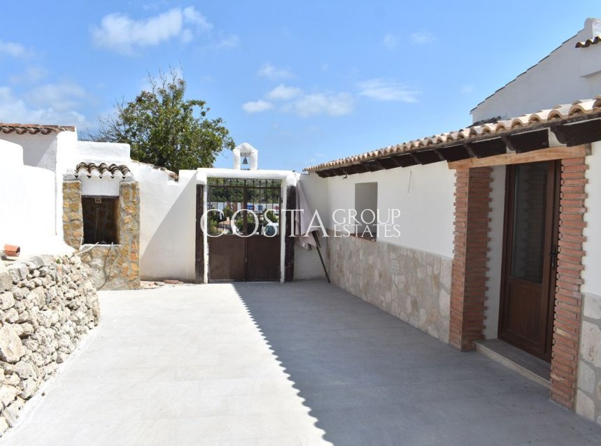 Resale - Villa -
Teulada - Moraira