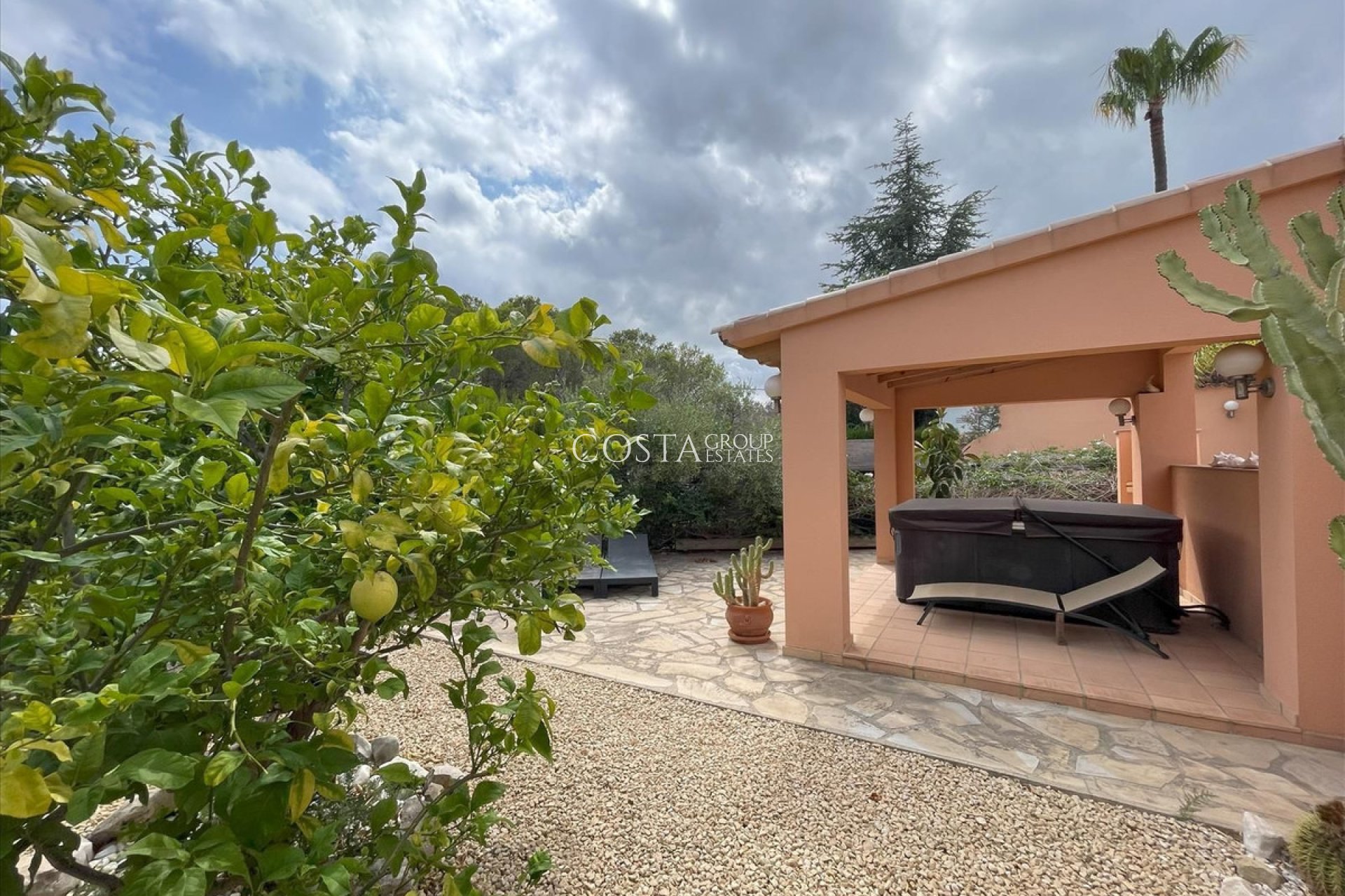 Resale - Villa -
Teulada - Moraira