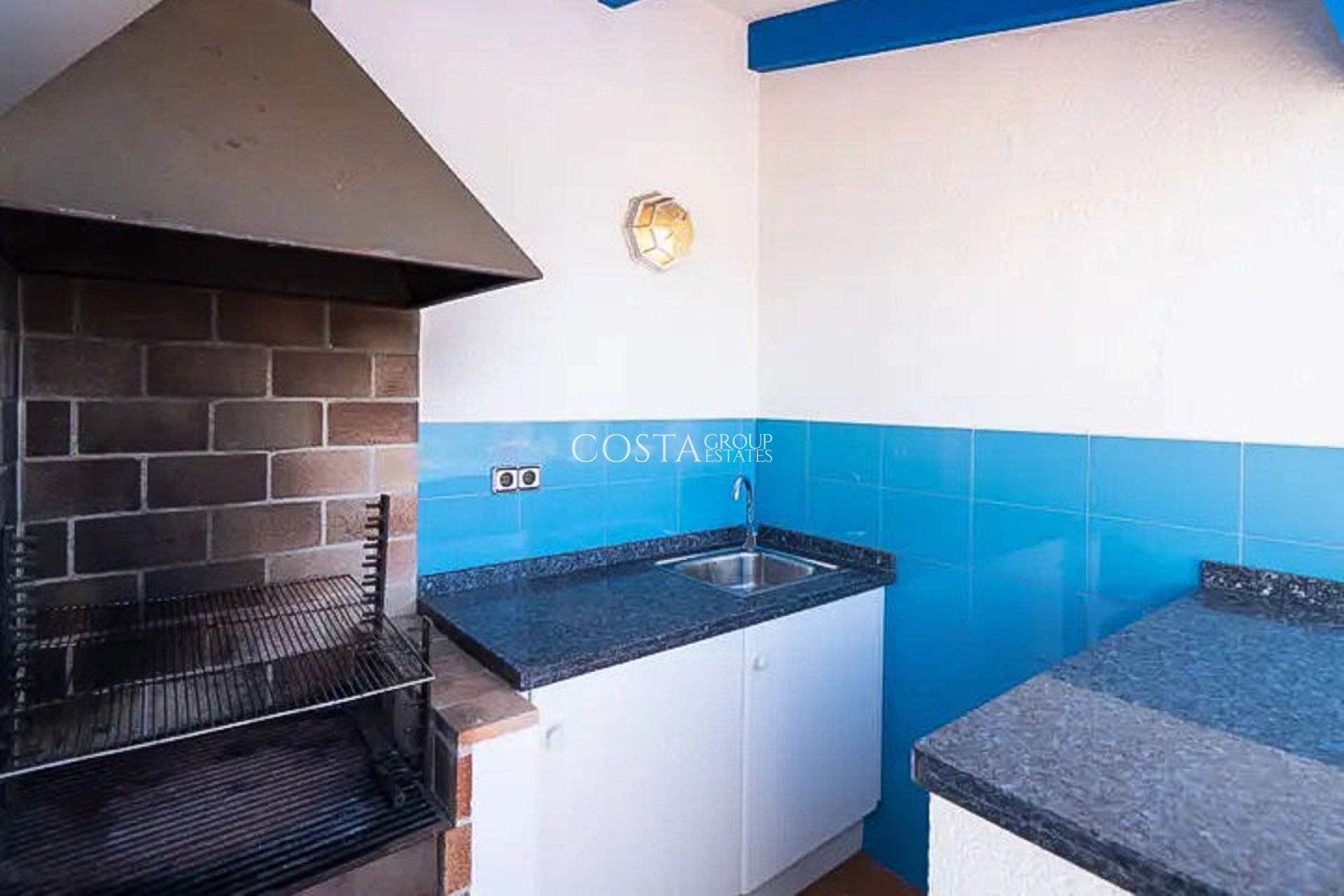 Resale - Villa -
Teulada - Moraira