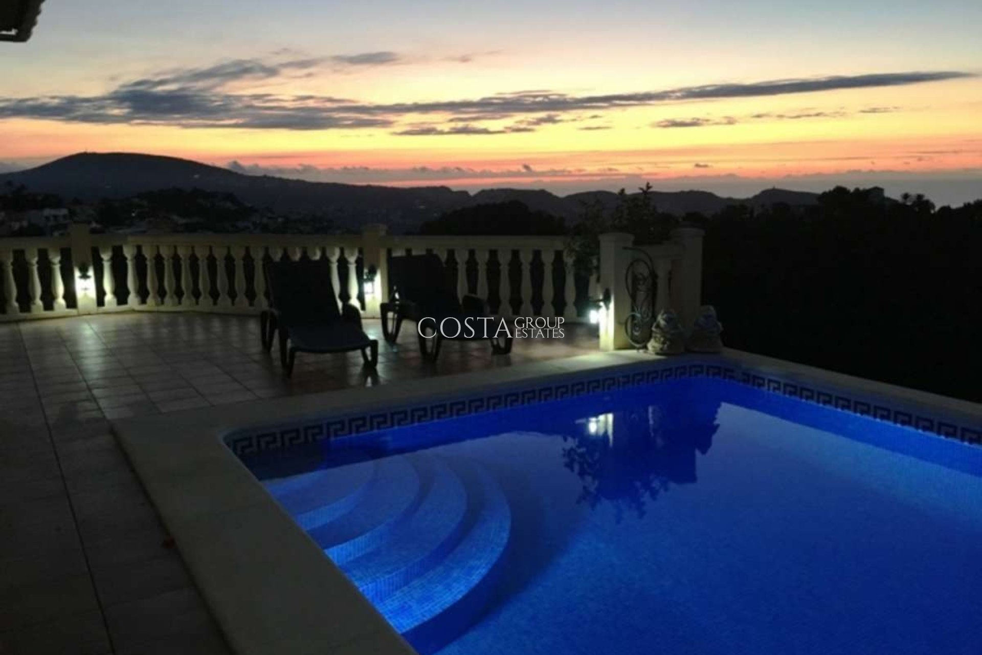 Resale - Villa -
Teulada - Moraira