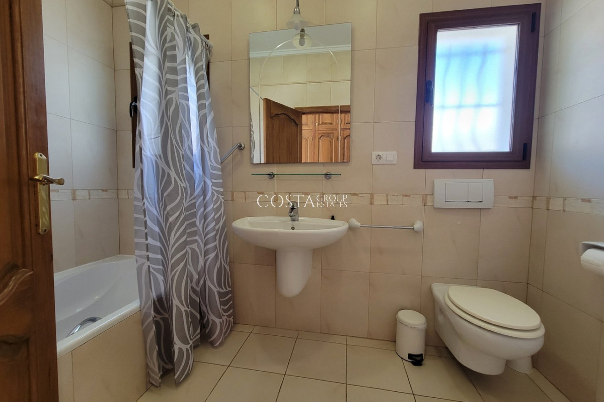 Resale - Villa -
Teulada - Moraira