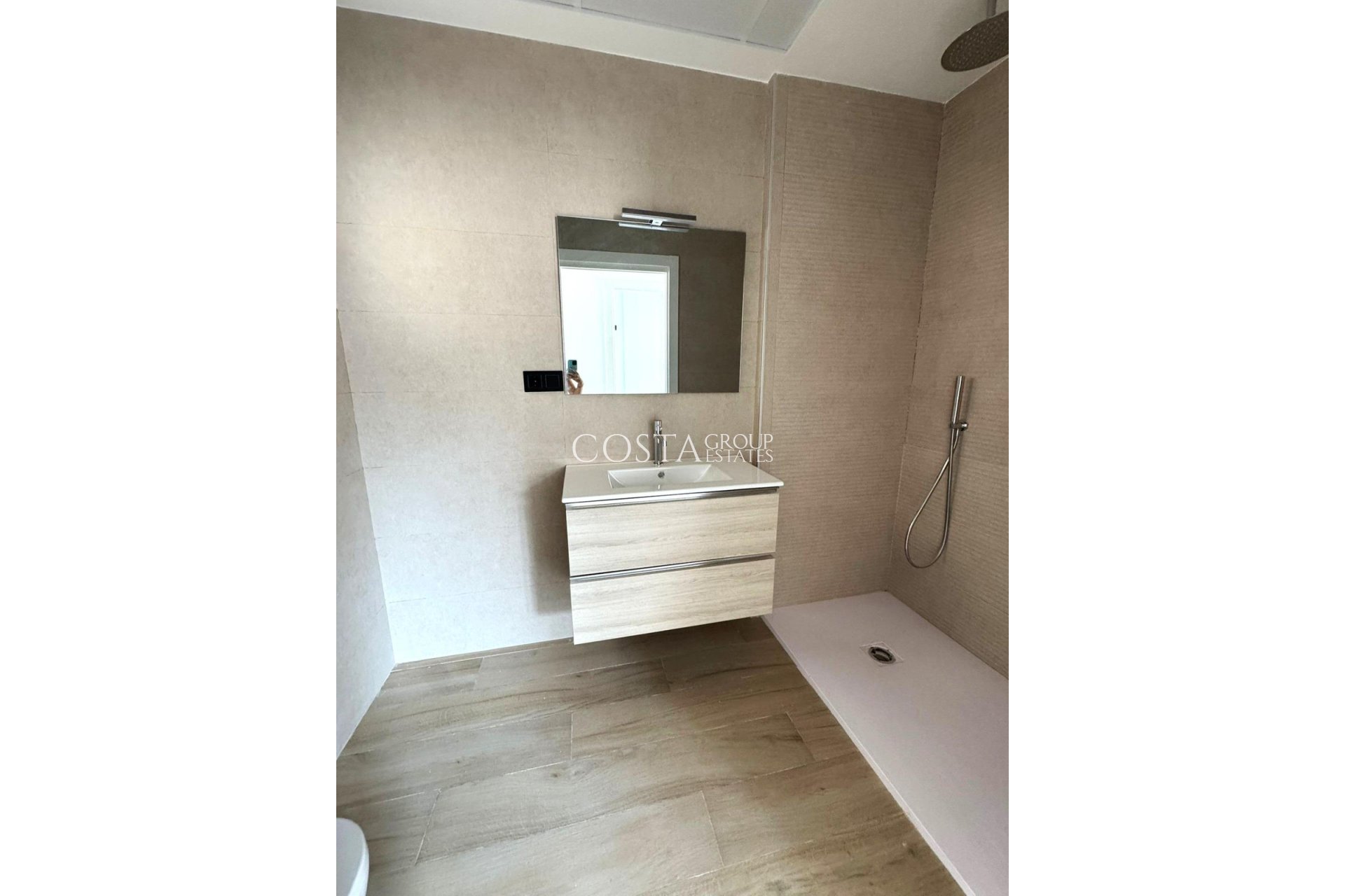 Resale - Villa -
Torrevieja - Aguas Nuevas