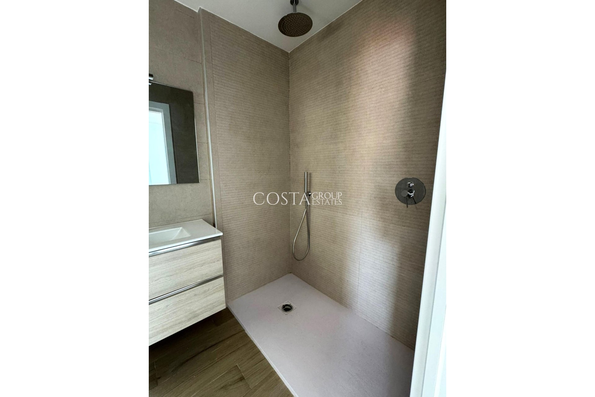 Resale - Villa -
Torrevieja - Aguas Nuevas