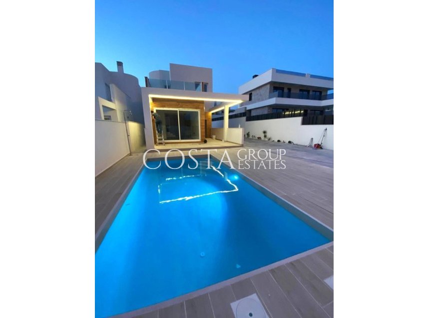 Resale - Villa -
Torrevieja - Aguas Nuevas