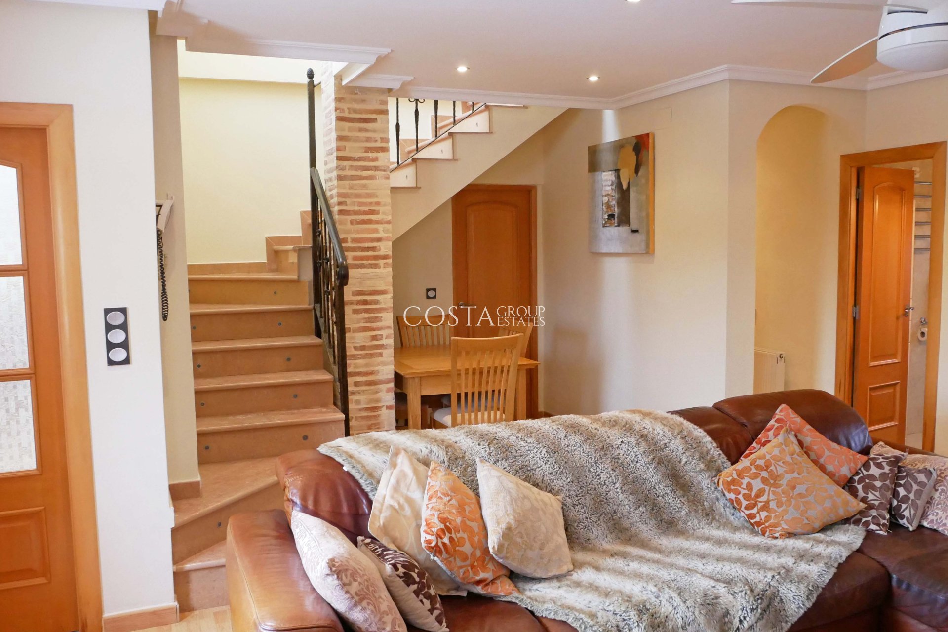 Resale - Villa -
Torrevieja - El Chaparral