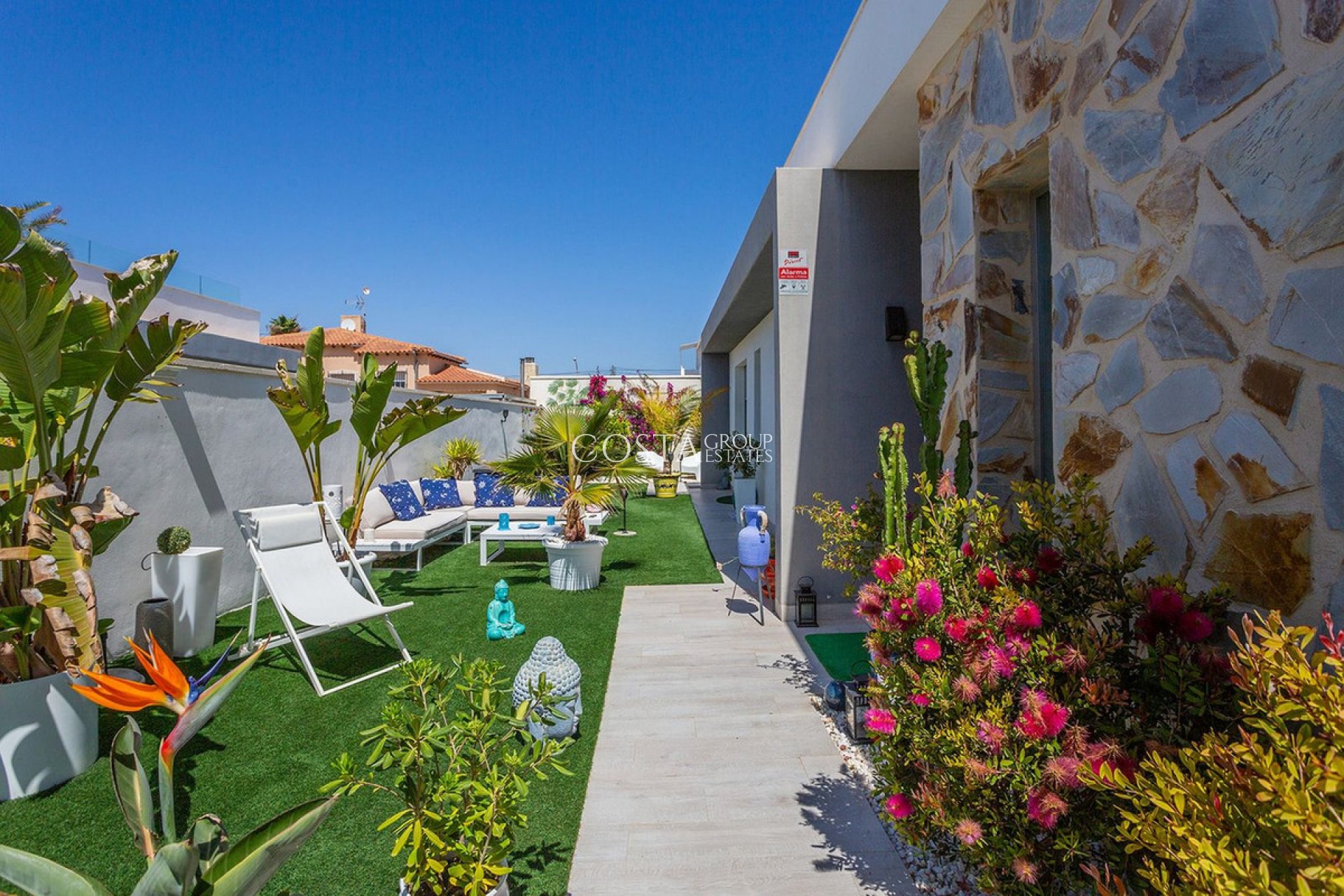 Resale - Villa -
Torrevieja - El Chaparral