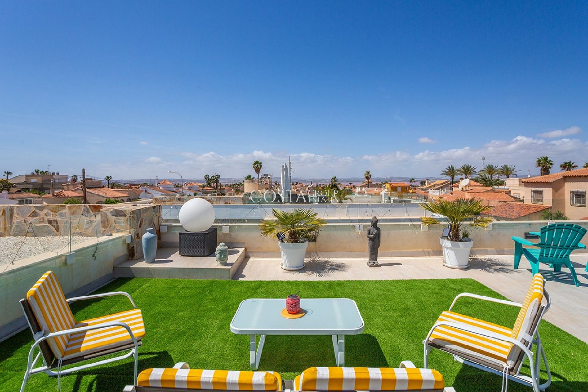 Resale - Villa -
Torrevieja - El Chaparral